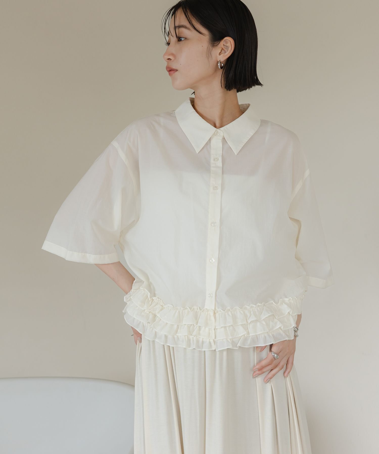 【ローリーズファーム/LOWRYS FARM】のスソフリルシャツSS 人気、トレンドファッション・服の通販 founy(ファニー) 　ファッション　Fashion　レディースファッション　Fashion for Women　トップス・カットソー　Cut & Sew Tops　シャツ・ブラウス・オフィスカジュアル　Elegant Blouses & Button-Ups　おすすめ　Recommended / Our Picks　インナー　Innerwear　タンク　Tank Top, Sleeveless Top　トレンド　Trend, Trending Now　フリル　Frill, Ruffle　ボトム　Bottoms, Lower Wear　夏　Summer　羽織　Haori, Light Jacket　 other-1|ID: prp329100004571481 ipo3291000000033405212