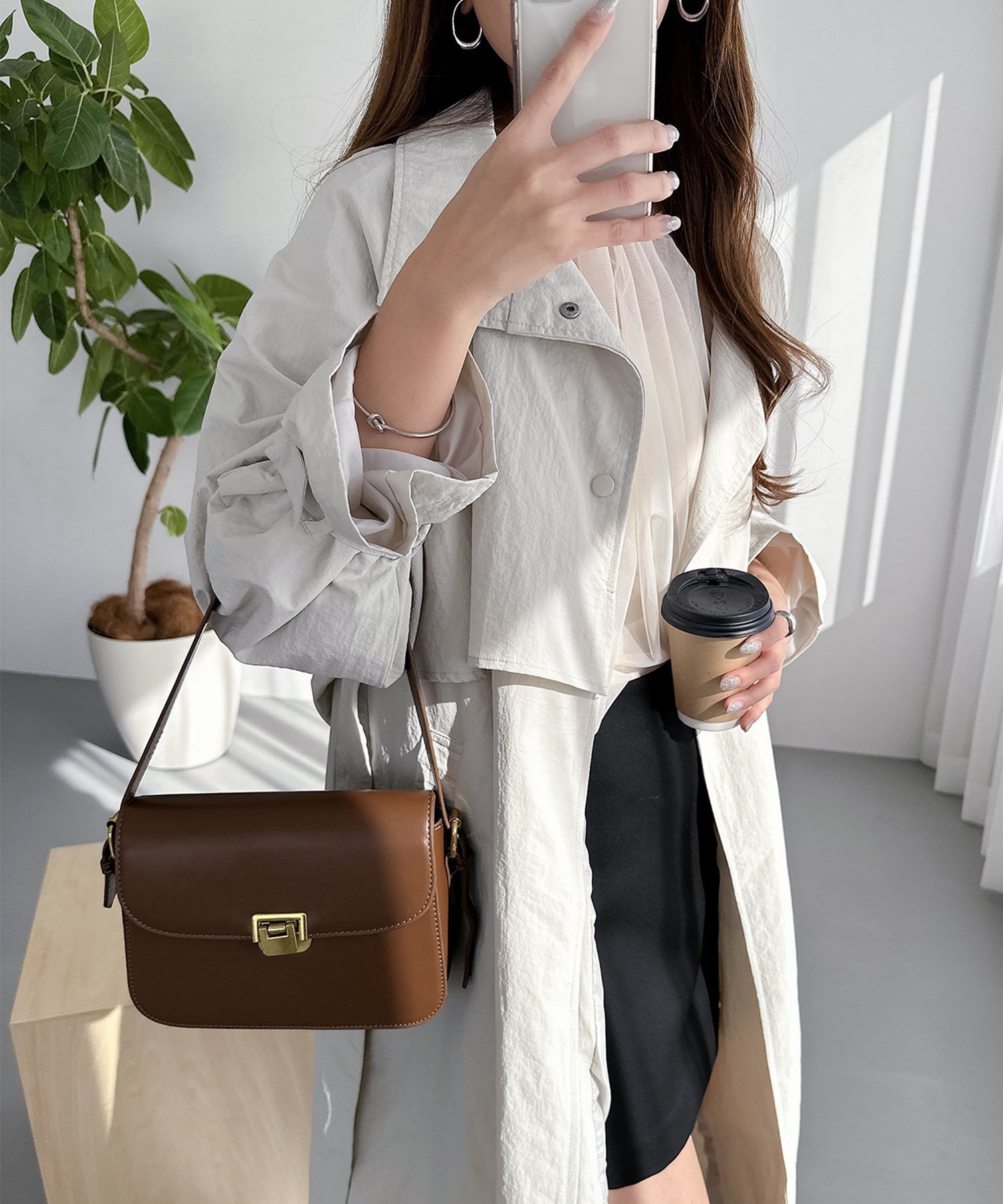 【アンドミー/andme】の2way スタンドカラー トレンチコート インテリア・キッズ・メンズ・レディースファッション・服の通販 founy(ファニー) 　ファッション　Fashion　レディースファッション　Fashion for Women　アウター　Coat / Outerwear Collection　コート・ロングコート・ピーコート　Long Coats, Peacoats & More　トレンチコート / 春秋の定番アウター　Trench Coats　おすすめ　Recommended / Our Picks　スタンド　Stand Collar, Upright Stand　ブルゾン　Blouson, Bomber Jacket　ロング　Long, Long-Length　春　Spring　秋　Autumn　アイボリー|ID: prp329100004571961 ipo3291000000033554269