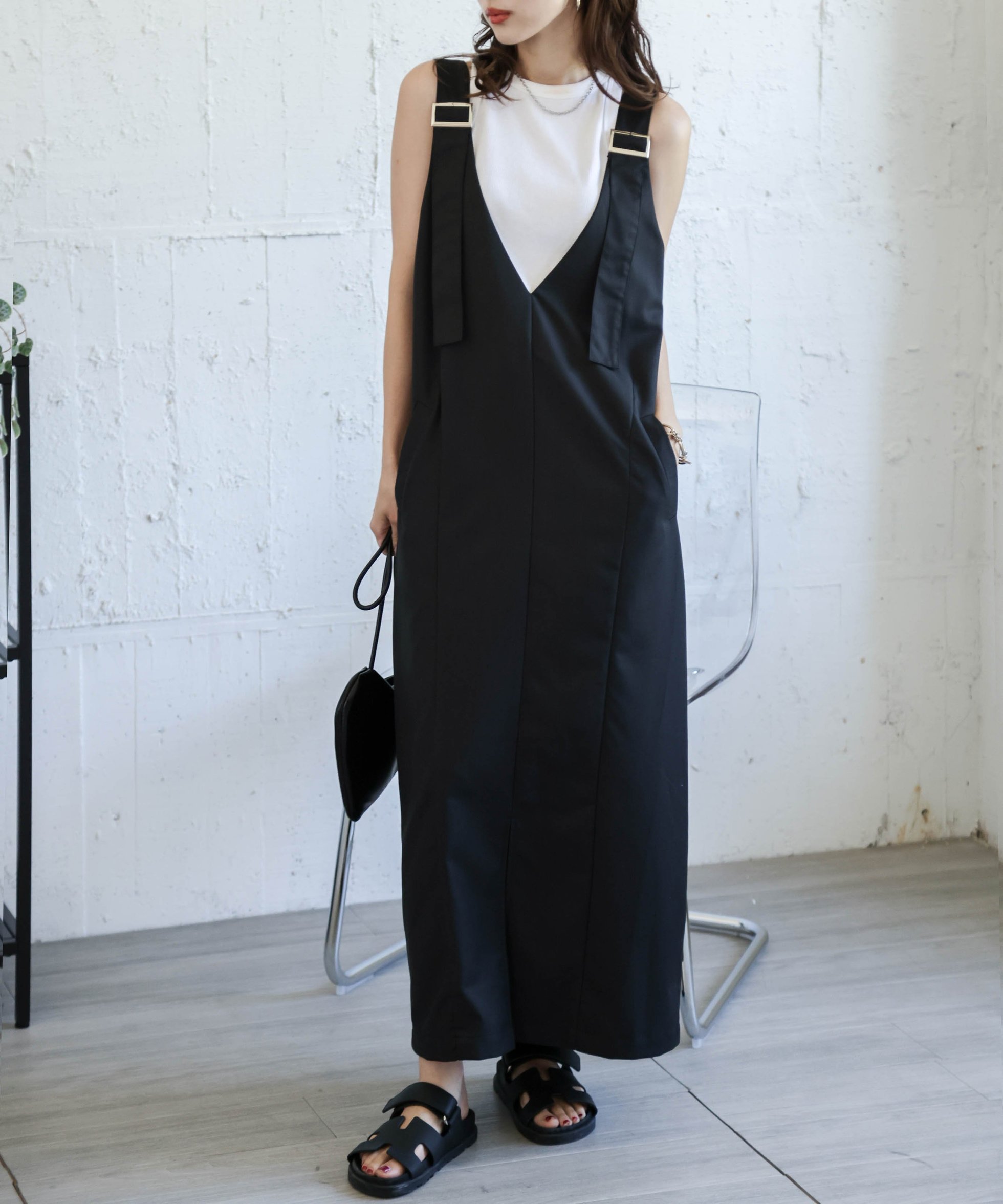 【その他のブランド/Other】のVネックジャンパースカート インテリア・キッズ・メンズ・レディースファッション・服の通販 founy(ファニー) 　ファッション　Fashion　レディースファッション　WOMEN　スカート　Skirt　シルバー　Silver　スリット　Slit　ツイル　Twill　秋　Autumn/Fall　ブラック|ID: prp329100004572048 ipo3291000000032353325