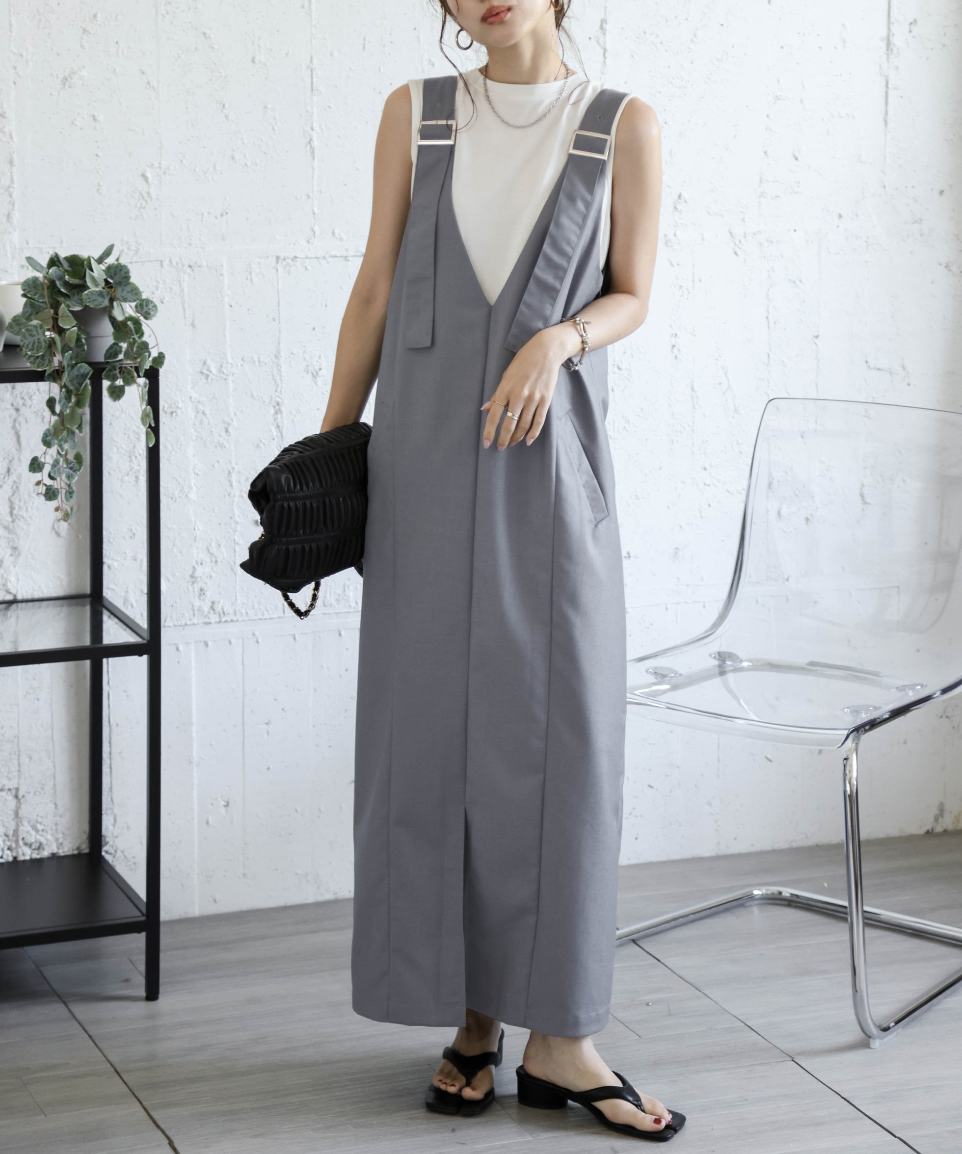 【その他のブランド/Other】のVネックジャンパースカート インテリア・キッズ・メンズ・レディースファッション・服の通販 founy(ファニー) 　ファッション　Fashion　レディースファッション　WOMEN　スカート　Skirt　シルバー　Silver　スリット　Slit　ツイル　Twill　秋　Autumn/Fall　グレー|ID: prp329100004572048 ipo3291000000032353336