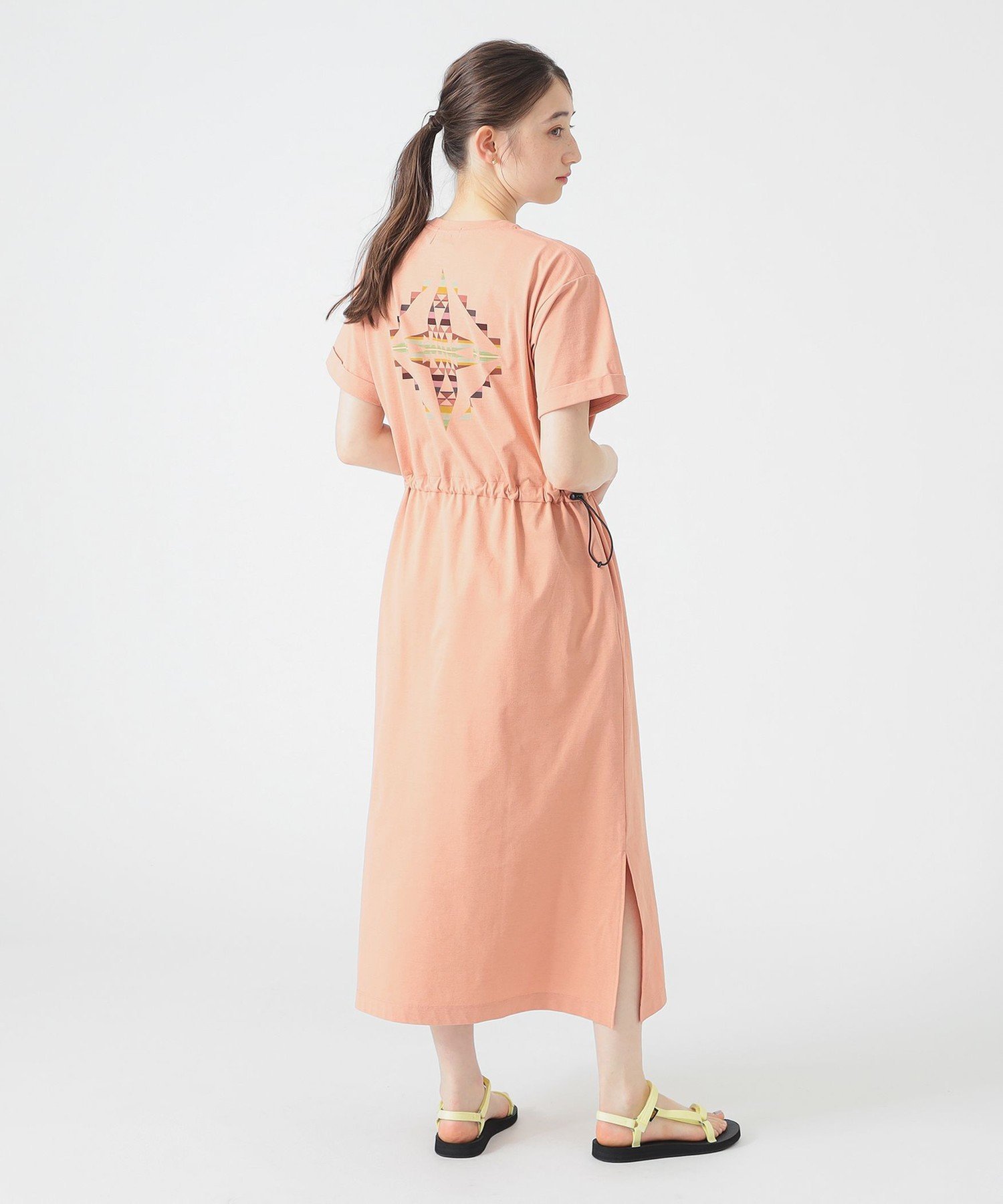 【ビーミングライフストアバイビームス/B:MING LIFE STORE by BEAMS】の【別注】PENDLETON / プリント ワンピース 25SS スポーツミックス 楽ちん リラックス アウトドア フェス レジャー インテリア・キッズ・メンズ・レディースファッション・服の通販 founy(ファニー) 　ファッション　Fashion　レディースファッション　Ladies' Fashion Online　ワンピース　Dress　スポーツウェア　Sportswear　スポーツ ワンピース　Sports One Piece　アウトドア　Outdoor　コンパクト　Compact　スポーツ　Sports　ドローコード　Draw Cord　プリント　Print　別注　Special Order　半袖　Short Sleeve　ミックス　Mix　リラックス　Relax　ロールアップ　Roll Up　楽ちん　Easy　おすすめ　Recommend　2025年　2025　2025春夏・S/S　Ss,Spring/Summer,2025　PALE_PINK|ID: prp329100004572093 ipo3291000000032458998