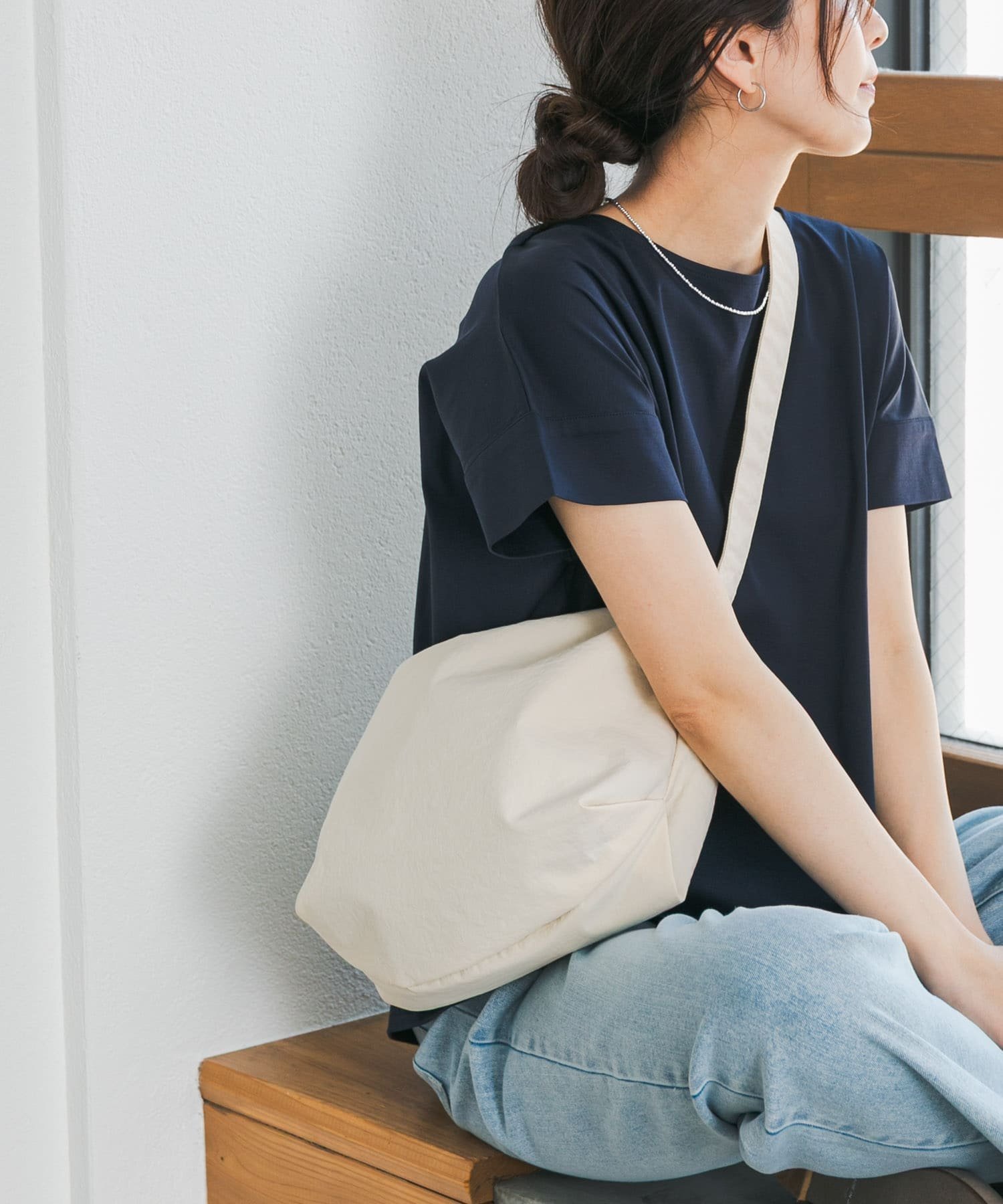 【アーバンリサーチ ドアーズ/URBAN RESEARCH DOORS】のウォッシャブルミニショルダーバッグ インテリア・キッズ・メンズ・レディースファッション・服の通販 founy(ファニー) 　ファッション　Fashion　レディースファッション　WOMEN　バッグ　Bag　ジップ　Zip　旅行　Travel　洗える　Washable　IVORY|ID: prp329100004572211 ipo3291000000032354984