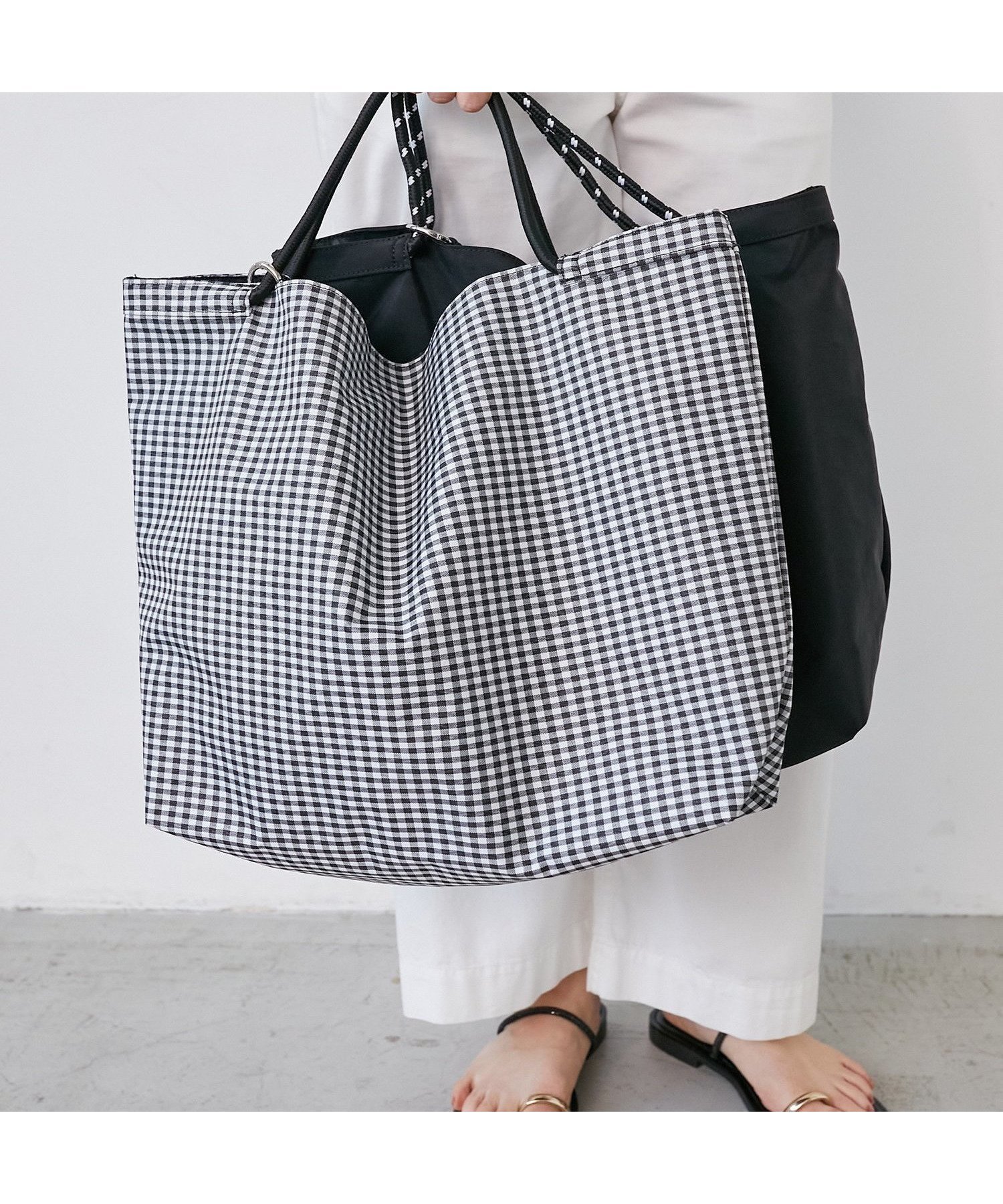 【ルクールブラン/le.coeur blanc】のナイロンパッカブルトート インテリア・キッズ・メンズ・レディースファッション・服の通販 founy(ファニー) 　ファッション　Fashion　レディースファッション　Ladies' Fashion Online　バッグ　Bag　おすすめ　Recommend　ギンガム　Gingham　コンパクト　Compact　チェック　Check　トートバック　Tote Bag　ドローコード　Draw Cord　ポケット　Pocket　ポーチ　Pouch　旅行　Travel　軽量　Lightweight　ブラック柄|ID: prp329100004572249 ipo3291000000032652769