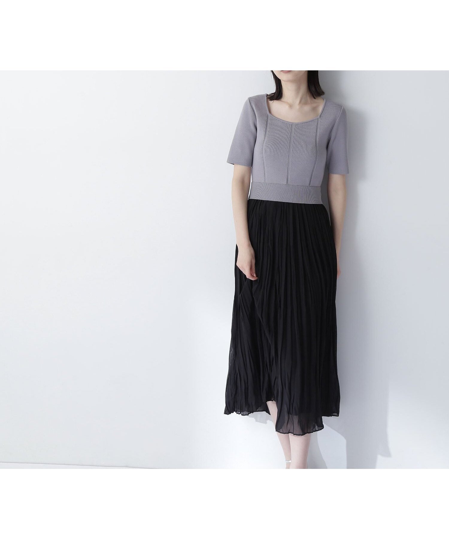 【ナチュラル ビューティー ベーシック/NATURAL BEAUTY BASIC】のコルセットライクドッキングニットワンピース インテリア・キッズ・メンズ・レディースファッション・服の通販 founy(ファニー) 　ファッション　Fashion　レディースファッション　Ladies' Fashion Online　ワンピース　Dress　ニットワンピース　Knit Dresses　シフォン　Chiffon　ジョーゼット　Georgette　スクエア　Square　プリーツ　Pleats　クロ系2|ID: prp329100004572440 ipo3291000000032684180