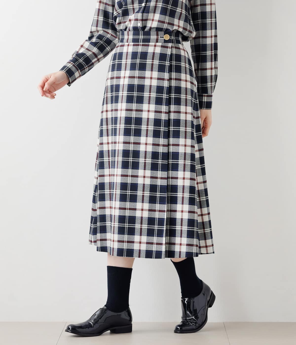 【ニューヨーカー/NEWYORKER】のニューヨーカータータンジョーゼット ラップ風スカート 人気、トレンドファッション・服の通販 founy(ファニー) 　ファッション　Fashion　レディースファッション　WOMEN　スカート　Skirt　ジョーゼット　Georgette　セットアップ　Set Up　定番　Standard　フレア　Flare　ポケット　Pocket　メタル　Metal　ラップ　Wrap　A/W・秋冬　Aw・Autumn/Winter・Fw・Fall-Winter　おすすめ　Recommend　 other-1|ID: prp329100004572472 ipo3291000000032358165