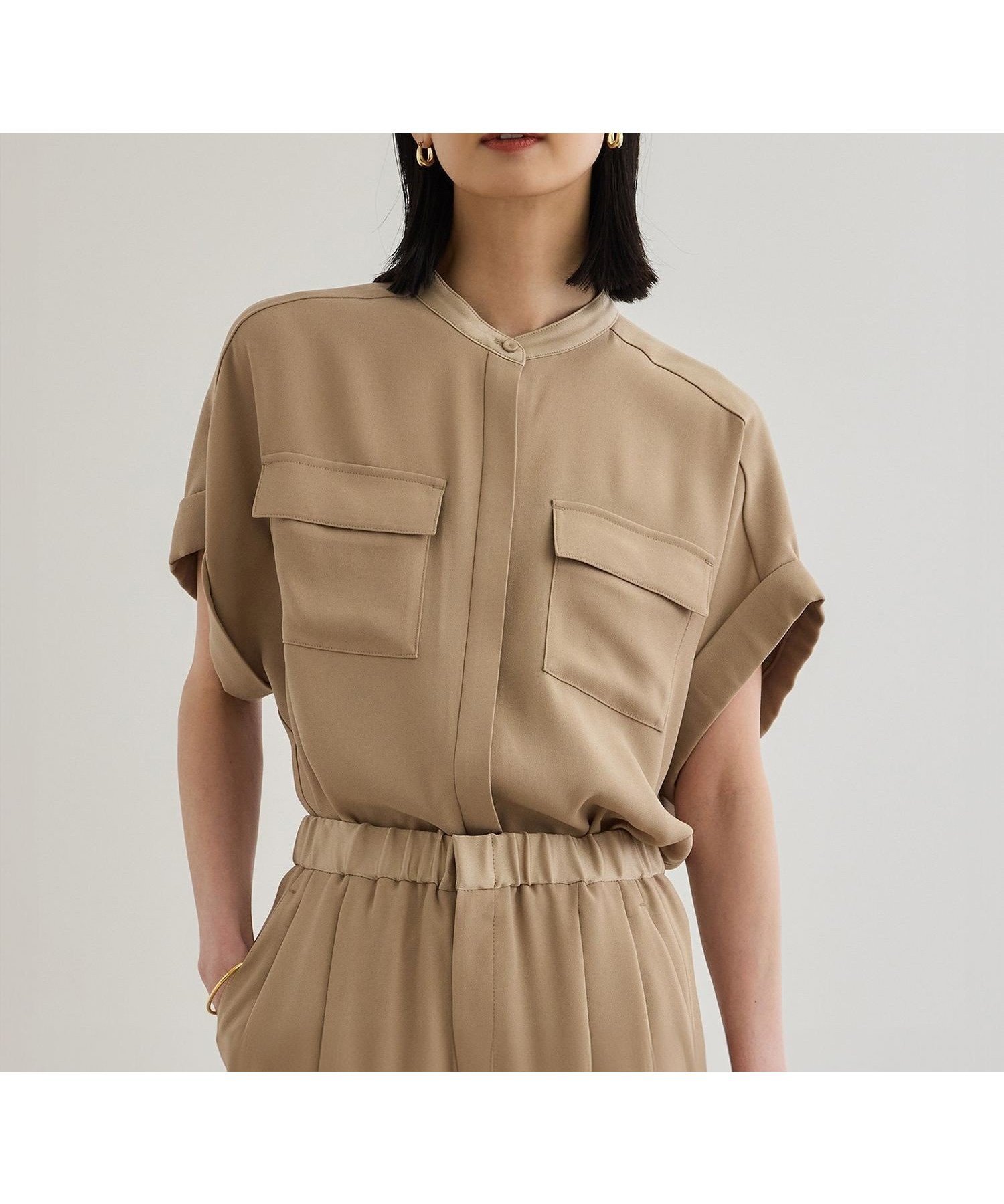 【ロペ/ROPE'】のバックサテンフラップブラウス【セットアップ対応】/洗える インテリア・キッズ・メンズ・レディースファッション・服の通販 founy(ファニー) 　ファッション　Fashion　レディースファッション　WOMEN　トップス・カットソー　Tops/Tshirt　シャツ/ブラウス　Shirts/Blouses　バッグ　Bag　おすすめ　Recommend　キュプラ　Cupra　スタンド　Stand　スリット　Slit　セットアップ　Set Up　フラップ　Flap　ポケット　Pocket　ビジネス 仕事 通勤　Business　夏　Summer　洗える　Washable　ベージュ(27)|ID: prp329100004572702 ipo3291000000032360651
