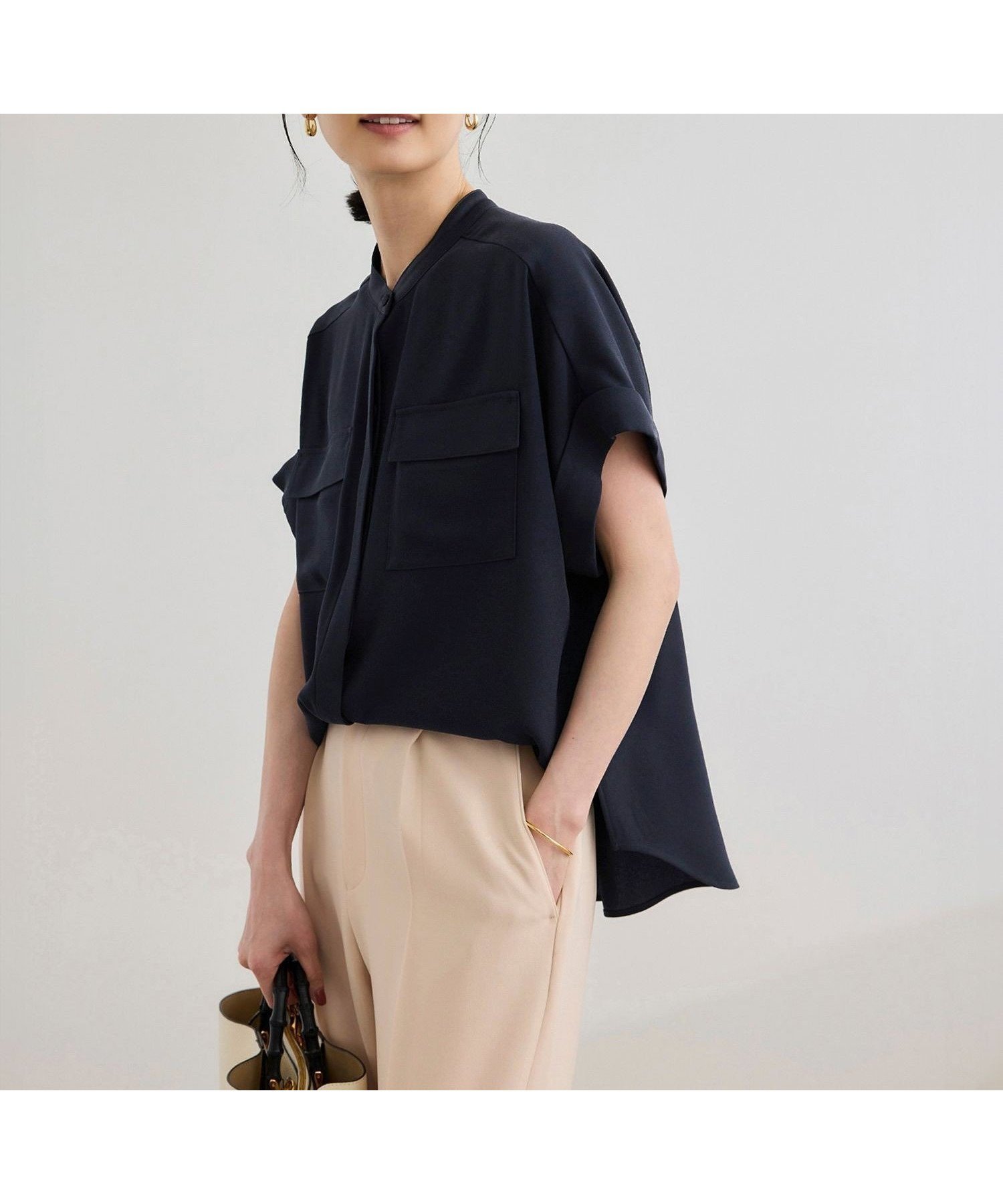 【ロペ/ROPE'】のバックサテンフラップブラウス【セットアップ対応】/洗える インテリア・キッズ・メンズ・レディースファッション・服の通販 founy(ファニー) 　ファッション　Fashion　レディースファッション　WOMEN　トップス・カットソー　Tops/Tshirt　シャツ/ブラウス　Shirts/Blouses　バッグ　Bag　おすすめ　Recommend　キュプラ　Cupra　スタンド　Stand　スリット　Slit　セットアップ　Set Up　フラップ　Flap　ポケット　Pocket　ビジネス 仕事 通勤　Business　夏　Summer　洗える　Washable　ネイビー(40)|ID: prp329100004572702 ipo3291000000032360652
