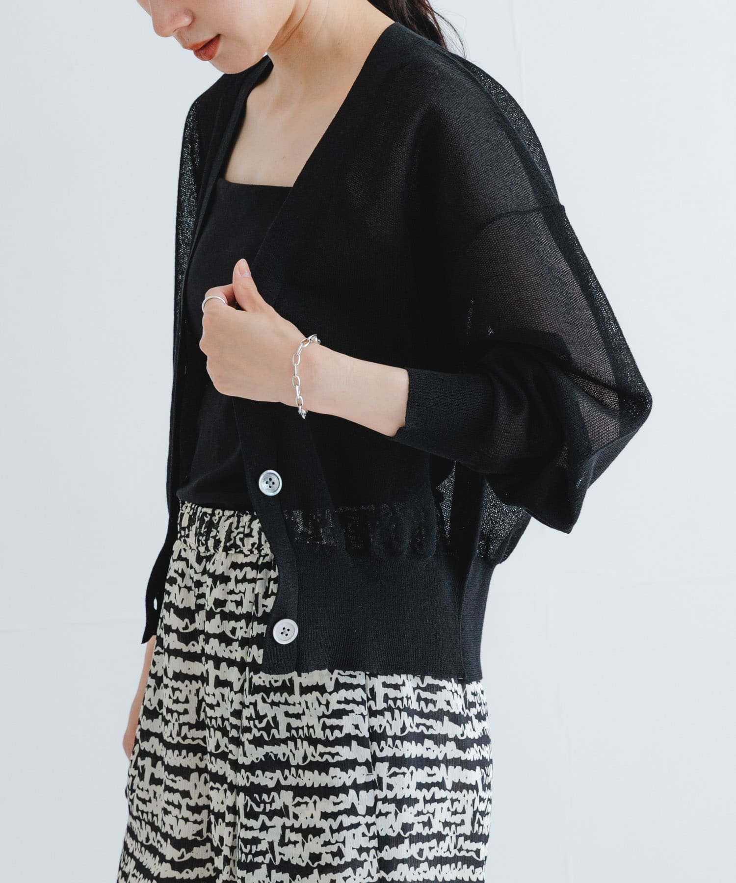 【アーバンリサーチ/URBAN RESEARCH】のnew basic リネン混スポンディッシュニットカーディガン 人気、トレンドファッション・服の通販 founy(ファニー) 　ファッション　Fashion　レディースファッション　WOMEN　トップス・カットソー　Tops/Tshirt　ニット　Knit Tops　カーディガン　Cardigans　2025年　2025　2025春夏・S/S　Ss,Spring/Summer,2025　おすすめ　Recommend　カーディガン　Cardigan　ショート　Short　シンプル　Simple　バランス　Balance　ベーシック　Basic　リネン　Linen　夏　Summer　春　Spring　S/S・春夏　Ss・Spring/Summer　羽織　Haori　 other-1|ID: prp329100004572795 ipo3291000000032361462