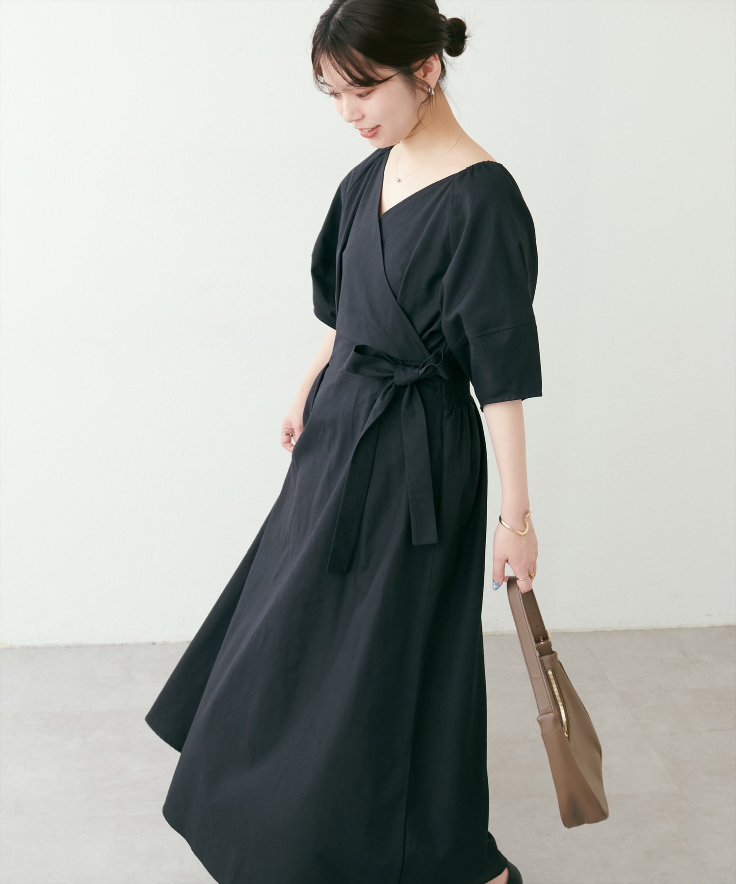 【ナチュラルクチュール/natural couture】のカシュクールランタンワンピース インテリア・キッズ・メンズ・レディースファッション・服の通販 founy(ファニー) 　ファッション　Fashion　レディースファッション　WOMEN　ワンピース　Dress　アクセサリー　Accessories　カシュクール　Cachecoeur　サンダル　Sandals　シェイプ　Shape　シューズ　Shoes　ジャケット　Jacket　スリーブ　Sleeve　フラット　Flat　ポケット　Pocket　リボン　Ribbon　リラックス　Relax　エレガント 上品　Elegant　2025年　2025　2025春夏・S/S　Ss,Spring/Summer,2025　ブラック|ID: prp329100004573362 ipo3291000000032490869