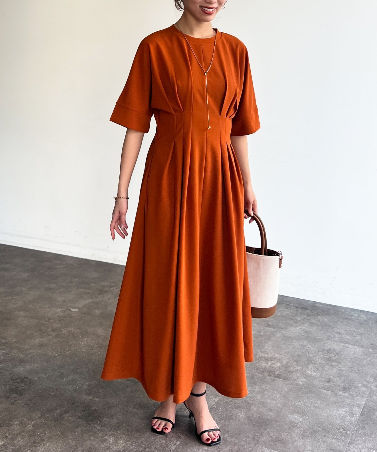 【シェトワ/Chez toi】のウエストタック半袖カットワンピース インテリア・キッズ・メンズ・レディースファッション・服の通販 founy(ファニー) 　ファッション　Fashion　レディースファッション　Ladies' Fashion Online　ワンピース　Dress　シンプル　Simple　タンク　Tank　ネックレス　Necklace　フレア　Flare　半袖　Short Sleeve　リラックス　Relax　プチプライス・低価格　Affordable　おすすめ　Recommend　エレガント 上品　Elegant　オレンジ|ID: prp329100004573517 ipo3291000000032642759