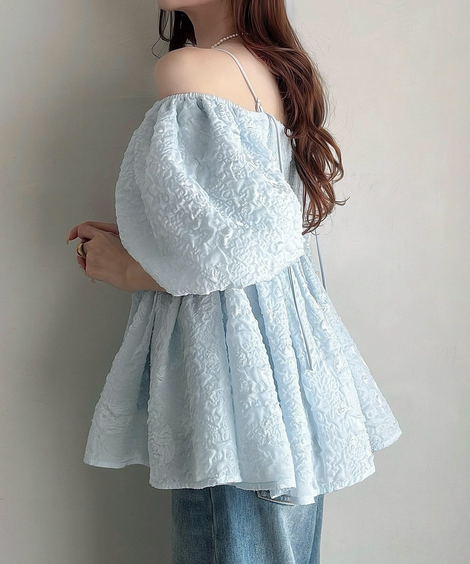 【ジュノア/JUNOAH】のMeiru 2wayオフショルジャガードペプラムトップス インテリア・キッズ・メンズ・レディースファッション・服の通販 founy(ファニー) 　ファッション　Fashion　レディースファッション　Ladies' Fashion Online　トップス・カットソー　Tops/Tshirt　ブルー|ID: prp329100004573546 ipo3291000000032468543