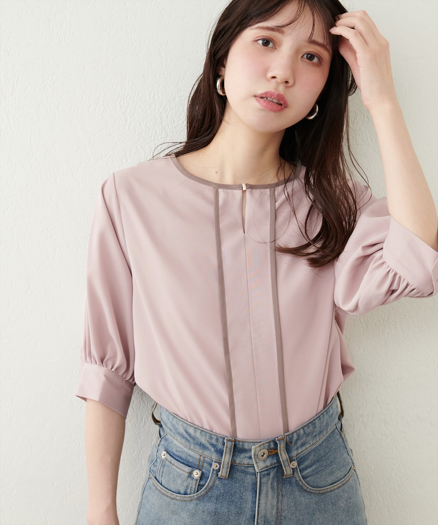 【ナチュラルクチュール/natural couture】のメタルホック付き配色6分袖ブラウス インテリア・キッズ・メンズ・レディースファッション・服の通販 founy(ファニー) 　ファッション　Fashion　レディースファッション　Fashion for Women　トップス・カットソー　Cut & Sew Tops　シャツ・ブラウス・オフィスカジュアル　Elegant Blouses & Button-Ups　2025年　2025　2025春夏・S/S　Spring/Summer 2025 SS25　スタイリッシュ　Stylish, Fashionable　スラックス　Slacks, Dress Pants　パイピング　Piping, Trim Design　フレア　Flare, Flared　ポケット　Pocket, Pocket Detail　メタル　Metal, Metal Parts　エレガント 上品　Elegant　ピンク|ID: prp329100004573576 ipo3291000000032738013