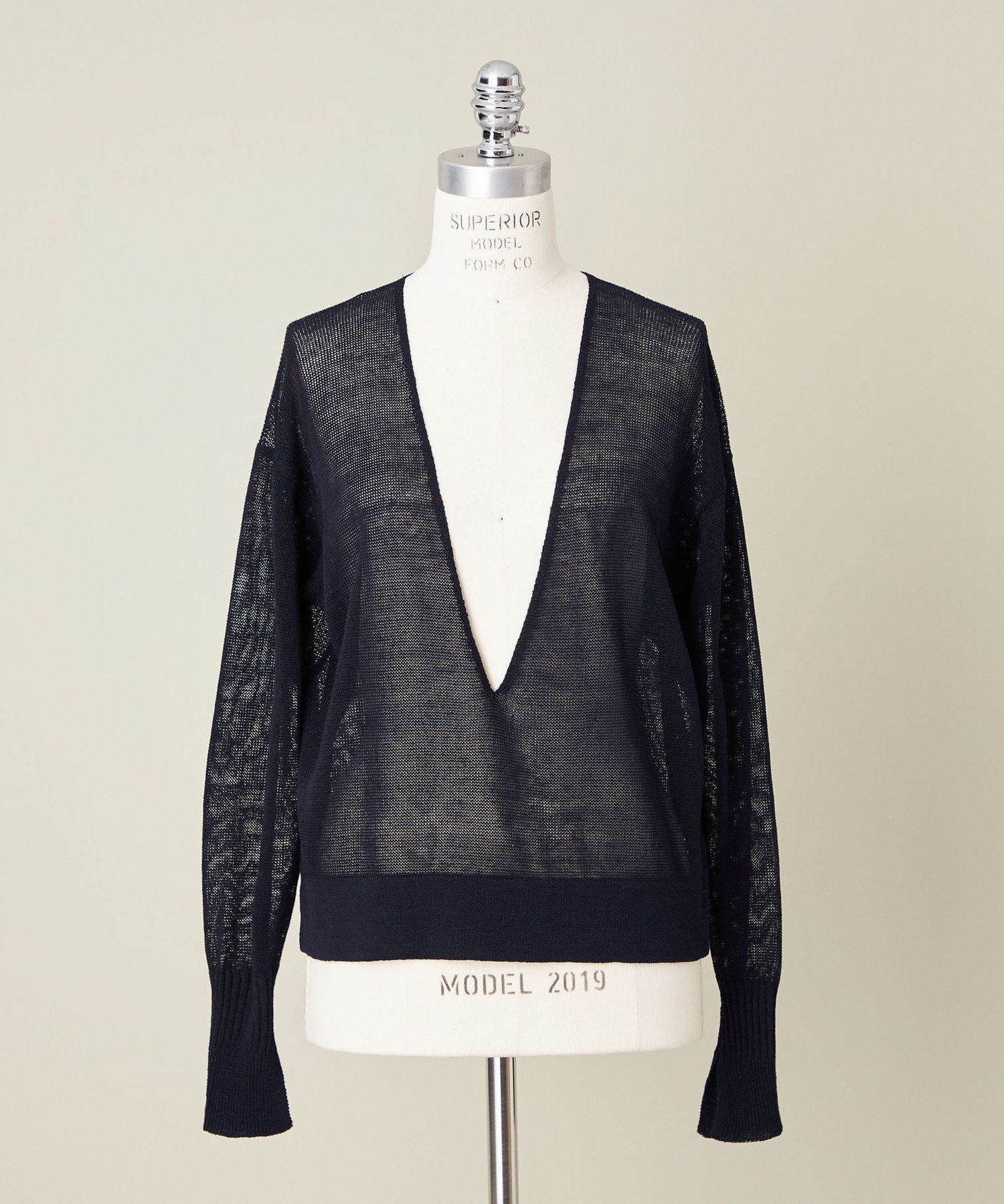 【ユナイテッドアローズ/UNITED ARROWS】のconte ディープVネック プルオーバーニット インテリア・キッズ・メンズ・レディースファッション・服の通販 founy(ファニー) 　ファッション　Fashion　レディースファッション　Fashion for Women　トップス・カットソー　Cut & Sew Tops　ニット　Knit Tops & Sweaters　カジュアルプルオーバー・ニットトップス　Pullovers & Knit Tops / Casual Pullovers　Vネックトップス　V-Neck Tops / V-Cut Neckline Shirts　カーディガン　Cardigan, Knitwear　シルク　Silk, 100% Silk　シンプル　Simple, Minimal　スタイリッシュ　Stylish, Fashionable　NAVY|ID: prp329100004573774 ipo3291000000033345557