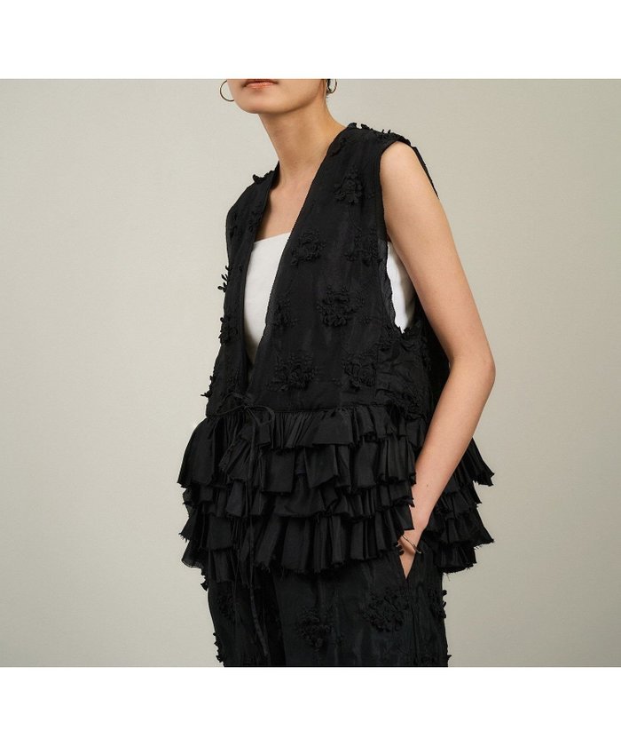 【サロン アダム エ ロペ/SALON adam et rope'】の【crinkle crinkle crinkle(クリンクルクリンクルクリンクル)】frill rayon shantung vest / フリルベスト インテリア・キッズ・メンズ・レディースファッション・服の通販 founy(ファニー) https://founy.com/ ファッション Fashion レディースファッション Ladies' Fashion Online アウター Coat Outerwear トップス・カットソー Tops/Tshirt ベスト/ジレ Gilets/Vests フリル Frills ベスト Vest |ID: prp329100004573777 ipo3291000000032619459