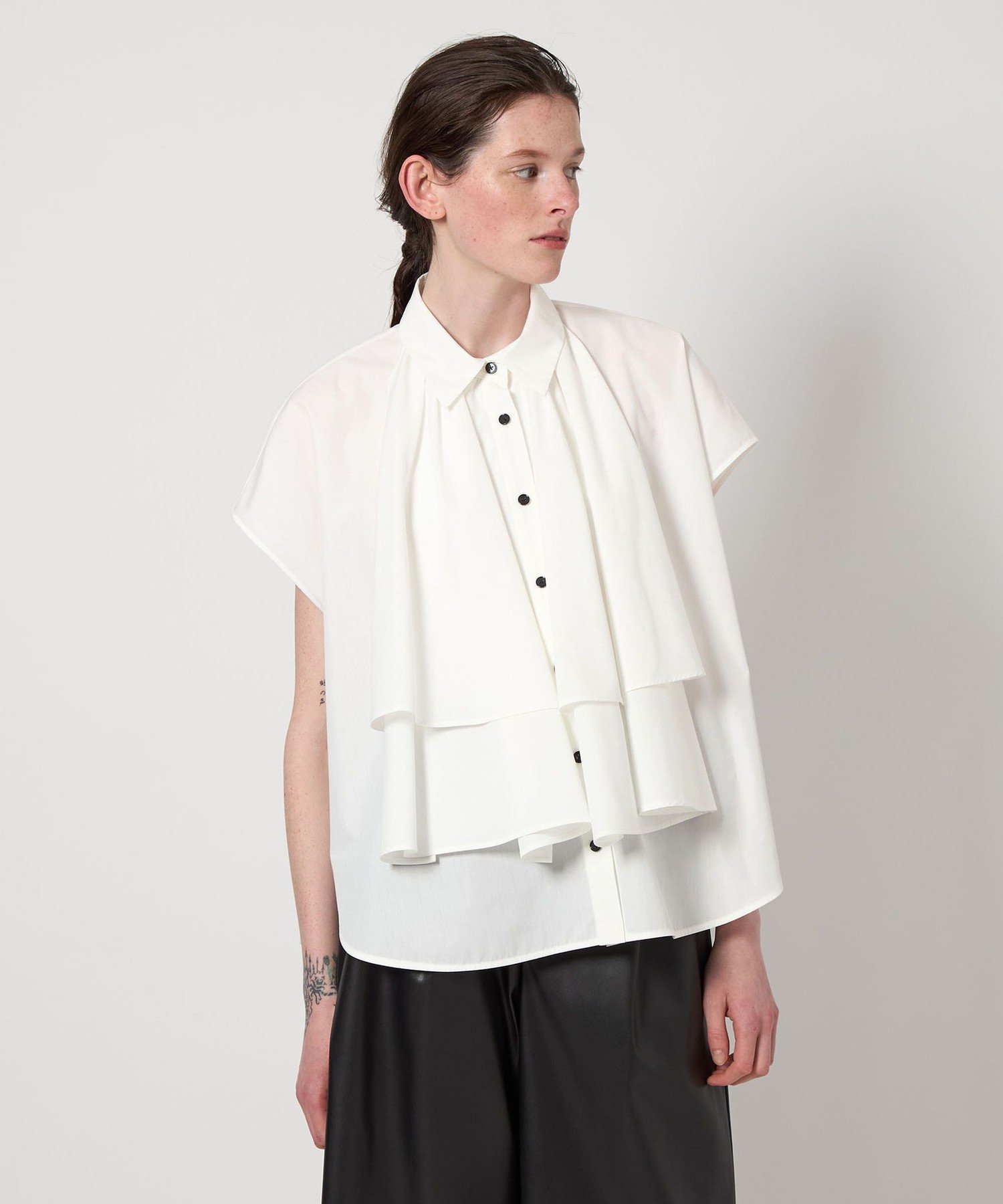 【ユナイテッドアローズ/UNITED ARROWS】のAEWEN MATOPH ラッフル ドルマンシャツ インテリア・キッズ・メンズ・レディースファッション・服の通販 founy(ファニー) 　ファッション　Fashion　レディースファッション　WOMEN　トップス・カットソー　Tops/Tshirt　シャツ/ブラウス　Shirts/Blouses　スラックス　Slacks　スリット　Slit　デニム　Denim　ラウンド　Round　ラッフル　Raffle　ワイド　Wide　WHITE|ID: prp329100004573802 ipo3291000000032374914