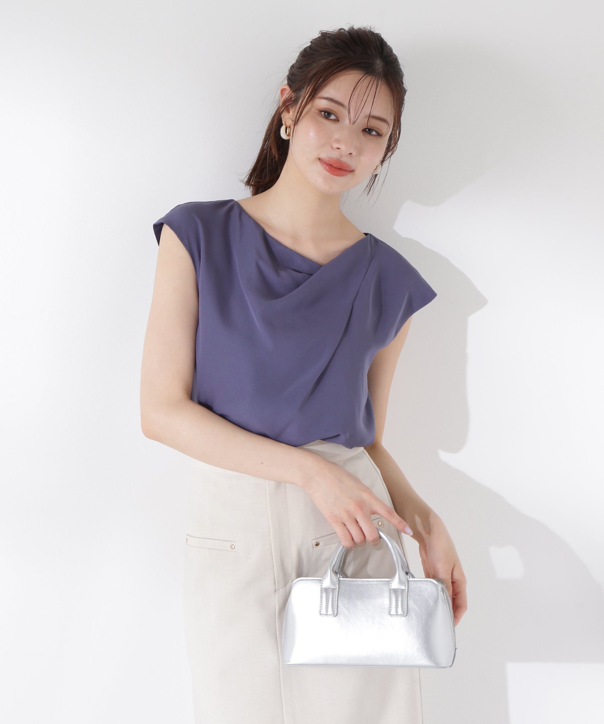 【プロポーション ボディドレッシング/PROPORTION BODY DRESSING】のニュアンスネックフレンチスリーブブラウス インテリア・キッズ・メンズ・レディースファッション・服の通販 founy(ファニー) 　ファッション　Fashion　レディースファッション　WOMEN　トップス・カットソー　Tops/Tshirt　シャツ/ブラウス　Shirts/Blouses　アシンメトリー　Asymmetry　シフォン　Chiffon　スリーブ　Sleeve　パール　Pearl　フレンチ　French　ネイビー|ID: prp329100004573815 ipo3291000000032375072
