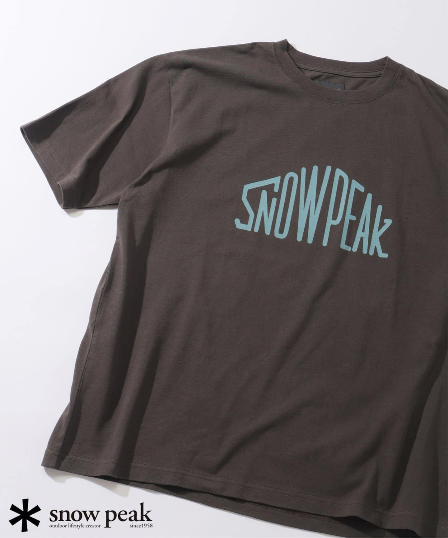 【ジャーナルスタンダード レリューム/JOURNAL STANDARD relume / MEN】のSNOWPEAK / スノーピーク 別注 トラペゾイド ロゴTシャツ インテリア・キッズ・メンズ・レディースファッション・服の通販 founy(ファニー) 　ファッション　Fashion　メンズファッション　Fashion for Men　イエロー　Yellow　コラボ　Collaboration, Collab　フィット　Fit, Slim Fit　ボックス　Boxy, Box Shape　リラックス　Relax, Relaxed Fit　別注　Limited Edition, Custom Order　台形　A-Line, Trapezoid Shape　夏　Summer　グレー|ID: prp329100004574489 ipo3291000000032713178