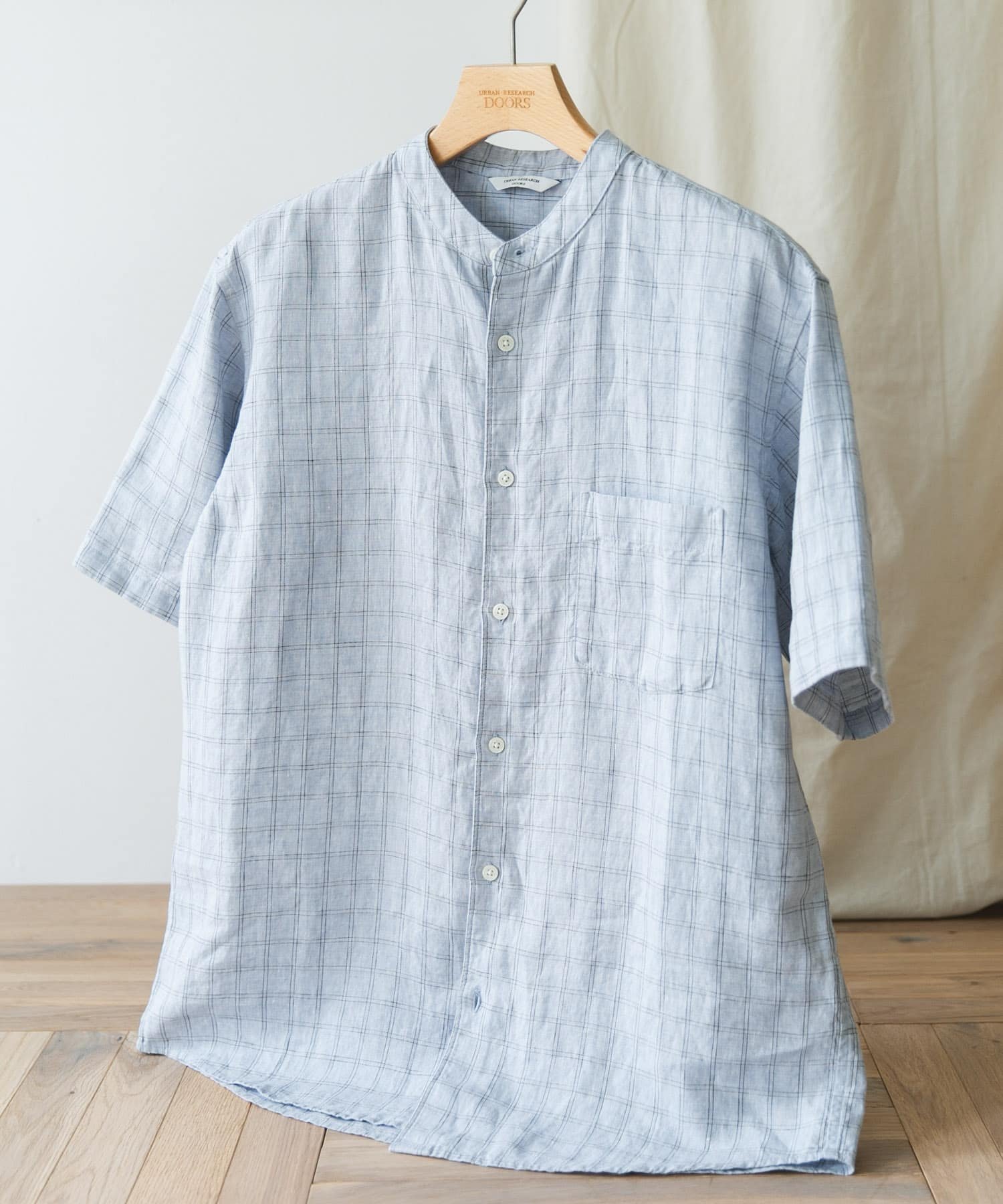 【アーバンリサーチ ドアーズ/URBAN RESEARCH DOORS / MEN】の『XLサイズ/WEB限定』シルケットリネン バンドカラーショートスリーブシャツ インテリア・キッズ・メンズ・レディースファッション・服の通販 founy(ファニー) 　ファッション　Fashion　メンズファッション　Fashion for Men　2025年　2025　2025春夏・S/S　Spring/Summer 2025 SS25　おすすめ　Recommended / Our Picks　シルケット　Silket, Silky Cotton　スラックス　Slacks, Dress Pants　センター　Center, Center Line　デニム　Denim, Jeans Material　トレンド　Trend, Trending Now　リネン　Linen, Linen Fabric　リラックス　Relax, Relaxed Fit　人気　Popular, Best Seller　半袖　Short Sleeve, Half Sleeve　夏　Summer　定番　Standard, Basic Item　S/S・春夏　SS, Spring/Summer, Warm Season　BLUE CHECK|ID: prp329100004574503 ipo3291000000032712616