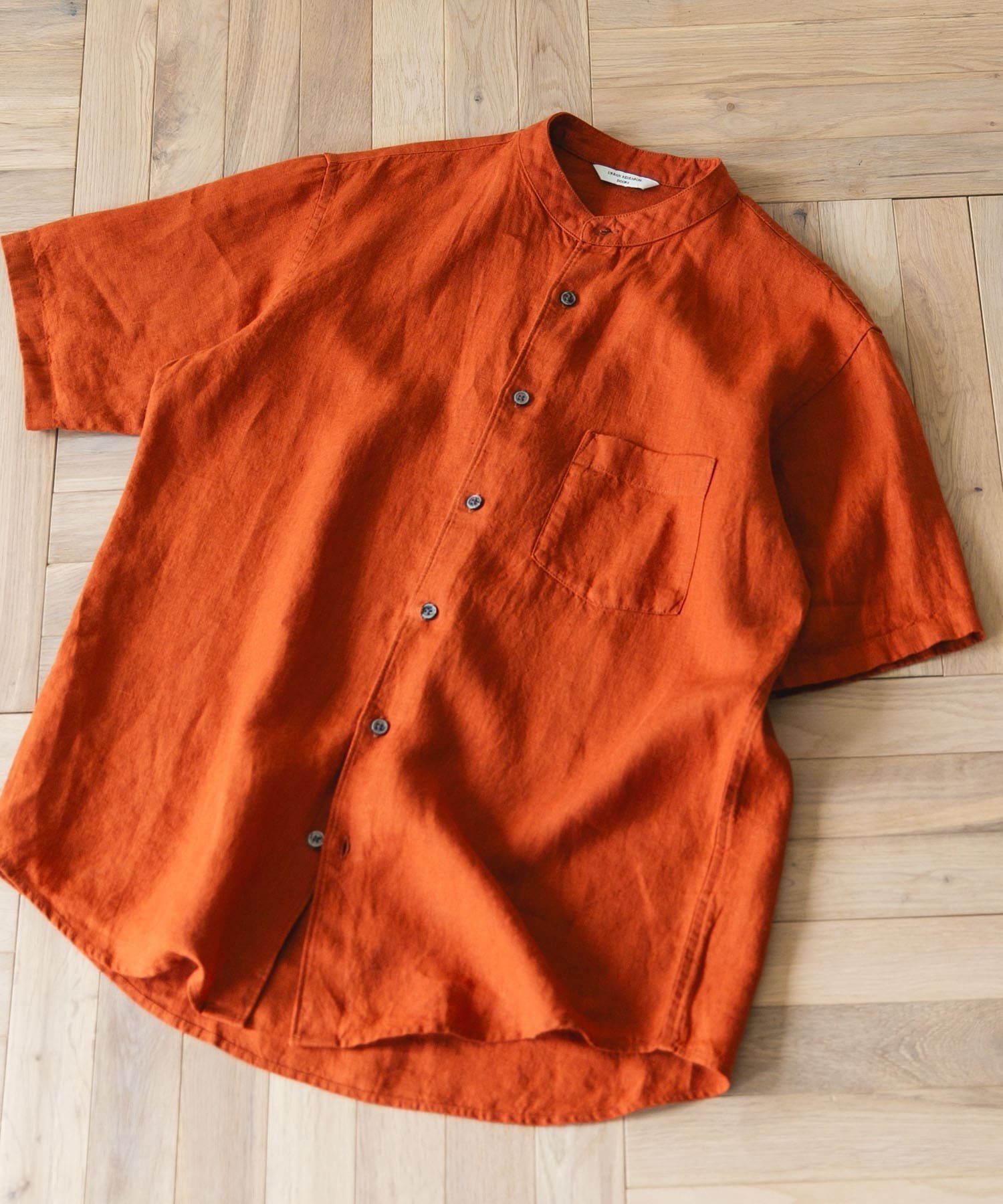 【アーバンリサーチ ドアーズ/URBAN RESEARCH DOORS / MEN】の『XLサイズ/WEB限定』シルケットリネン バンドカラーショートスリーブシャツ インテリア・キッズ・メンズ・レディースファッション・服の通販 founy(ファニー) 　ファッション　Fashion　メンズファッション　Fashion for Men　2025年　2025　2025春夏・S/S　Spring/Summer 2025 SS25　おすすめ　Recommended / Our Picks　シルケット　Silket, Silky Cotton　スラックス　Slacks, Dress Pants　センター　Center, Center Line　デニム　Denim, Jeans Material　トレンド　Trend, Trending Now　リネン　Linen, Linen Fabric　リラックス　Relax, Relaxed Fit　人気　Popular, Best Seller　半袖　Short Sleeve, Half Sleeve　夏　Summer　定番　Standard, Basic Item　S/S・春夏　SS, Spring/Summer, Warm Season　TERRACOTTA|ID: prp329100004574503 ipo3291000000032712620