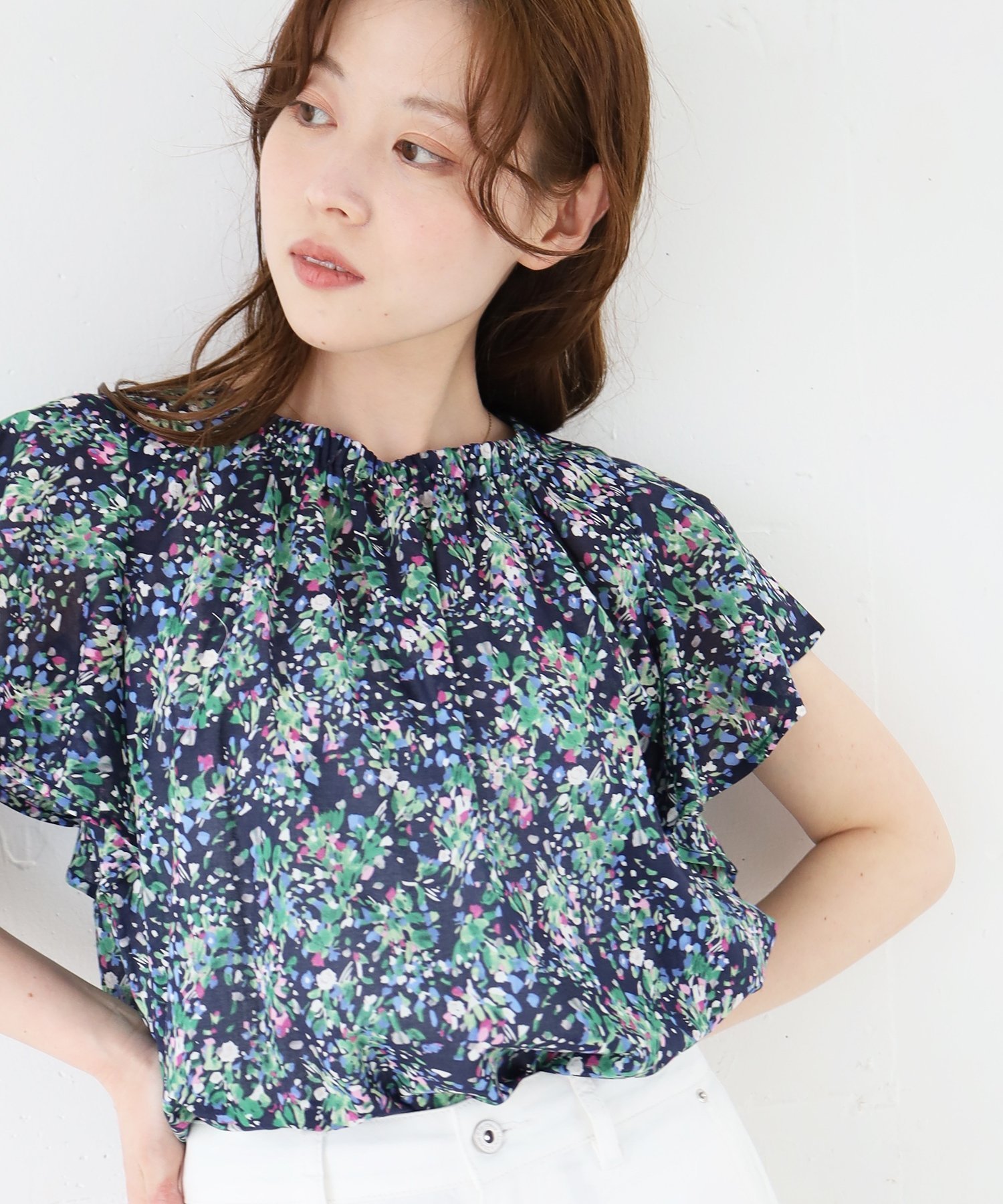 【ルクールブラン/le.coeur blanc】のフラワープリントフレアスリーブブラウス インテリア・キッズ・メンズ・レディースファッション・服の通販 founy(ファニー) 　ファッション　Fashion　レディースファッション　WOMEN　トップス・カットソー　Tops/Tshirt　シャツ/ブラウス　Shirts/Blouses　花柄・フラワープリント・モチーフ　Flower Patterns　おすすめ　Recommend　ギャザー　Gather　セットアップ　Set Up　デニム　Denim　フラワー　Flower　フレア　Flare　モチーフ　Motif　夏　Summer　春　Spring　S/S・春夏　Ss・Spring/Summer　ネイビー柄|ID: prp329100004574686 ipo3291000000032386044