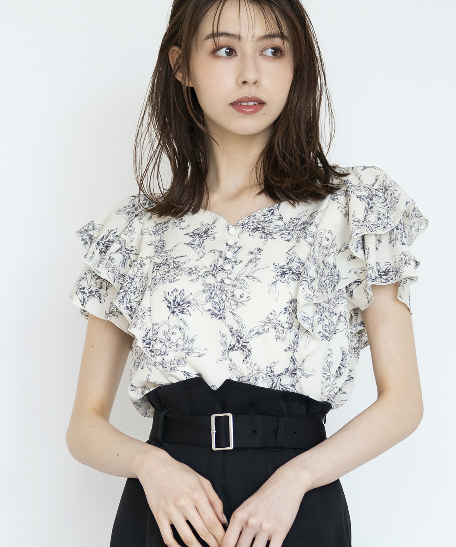 【ミッシュマッシュ/MISCH MASCH】の【2024春夏新作】ハートネックフレア袖ブラウス/MM418103 インテリア・キッズ・メンズ・レディースファッション・服の通販 founy(ファニー) 　ファッション　Fashion　レディースファッション　WOMEN　トップス・カットソー　Tops/Tshirt　シャツ/ブラウス　Shirts/Blouses　2024年　2024　2024春夏・S/S　Ss,Spring/Summer,2024　おすすめ　Recommend　ジョーゼット　Georgette　スリーブ　Sleeve　フレア　Flare　エレガント 上品　Elegant　夏　Summer　春　Spring　S/S・春夏　Ss・Spring/Summer　ホワイト/ブラック|ID: prp329100004574702 ipo3291000000032386204