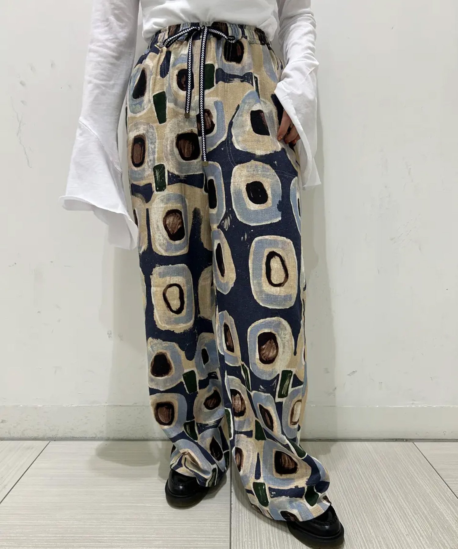 【ローズバッド/ROSE BUD】のART PRINT PANTS インテリア・キッズ・メンズ・レディースファッション・服の通販 founy(ファニー) 　ファッション　Fashion　レディースファッション　WOMEN　パンツ　Pants　シンプル　Simple　スタンダード　Standard　ストレート　Straight　スピンドル　Spindle　プリント　Print　ベーシック　Basic　リネン　Linen　リラックス　Relax　夏　Summer　手描き　Hand Drawn　BLUE|ID: prp329100004574719 ipo3291000000032386435