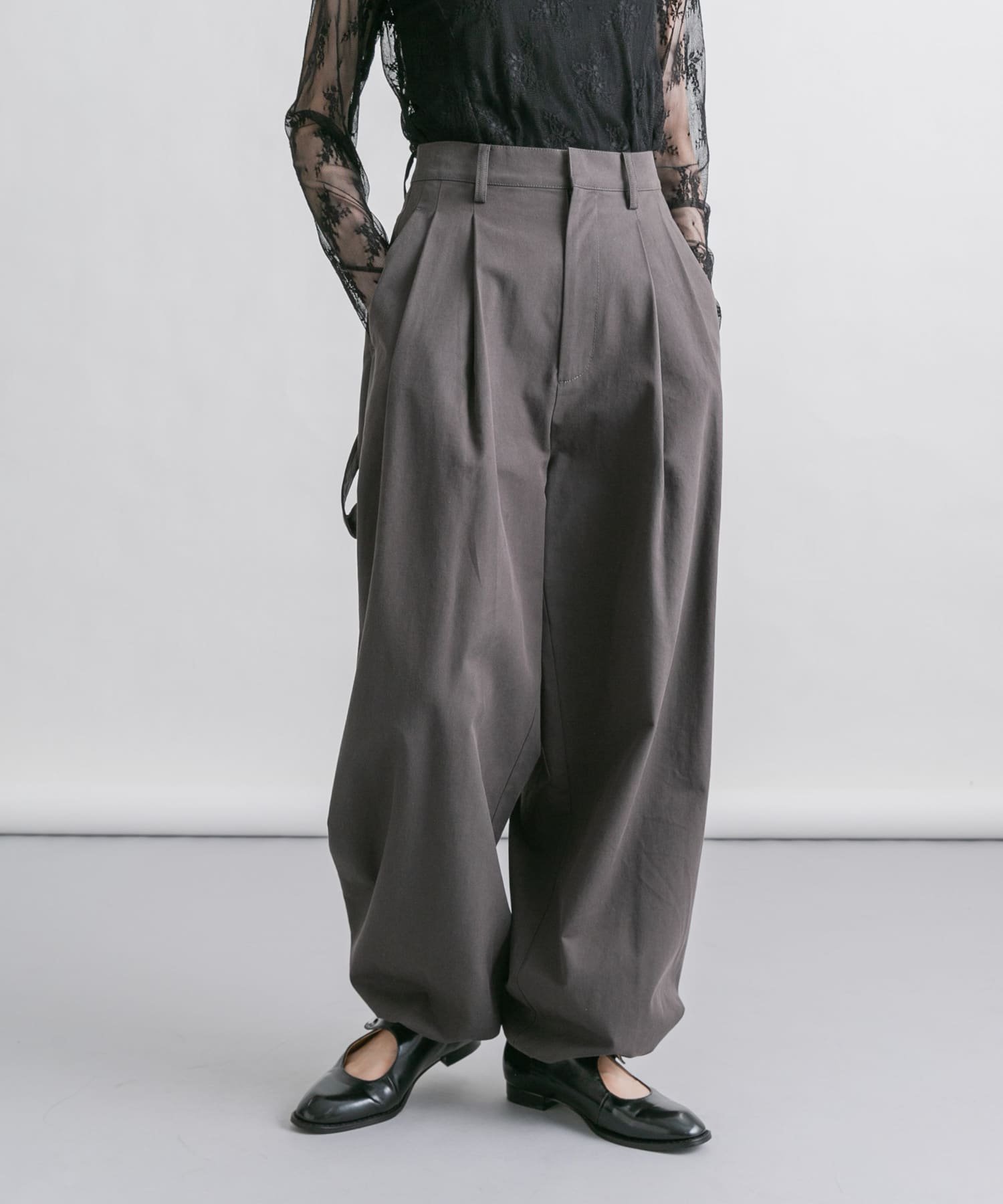【ケービーエフ/KBF / URBAN RESEARCH】のツイルペインターパンツ インテリア・キッズ・メンズ・レディースファッション・服の通販 founy(ファニー) 　ファッション　Fashion　レディースファッション　WOMEN　パンツ　Pants　2025年　2025　2025春夏・S/S　Ss,Spring/Summer,2025　コンパクト　Compact　スカーフ　Scarf　ツイル　Twill　ドローコード　Draw Cord　レース　Race　ワイド　Wide　ワーク　Work　人気　Popularity　夏　Summer　S/S・春夏　Ss・Spring/Summer　CHARCOAL|ID: prp329100004574800 ipo3291000000032387049