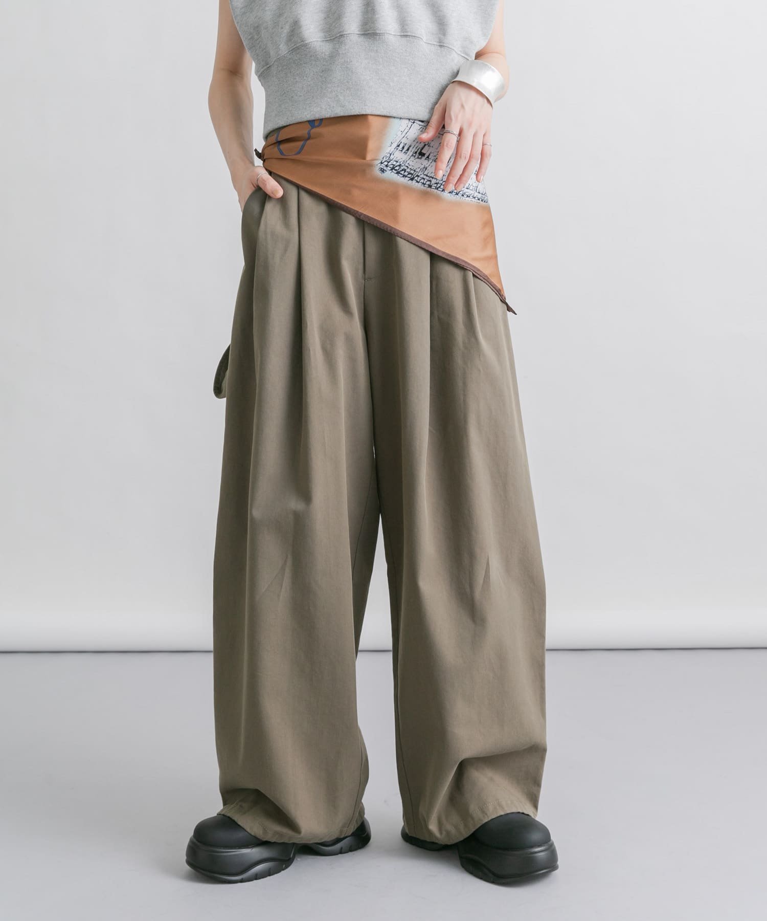 【ケービーエフ/KBF / URBAN RESEARCH】のツイルペインターパンツ インテリア・キッズ・メンズ・レディースファッション・服の通販 founy(ファニー) 　ファッション　Fashion　レディースファッション　WOMEN　パンツ　Pants　2025年　2025　2025春夏・S/S　Ss,Spring/Summer,2025　コンパクト　Compact　スカーフ　Scarf　ツイル　Twill　ドローコード　Draw Cord　レース　Race　ワイド　Wide　ワーク　Work　人気　Popularity　夏　Summer　S/S・春夏　Ss・Spring/Summer　KHAKI|ID: prp329100004574800 ipo3291000000032387050