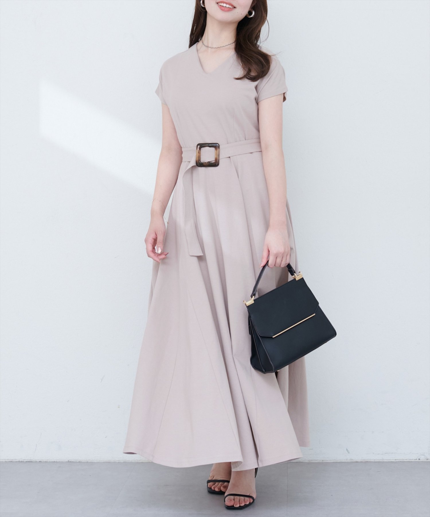 【ナチュラルクチュール/natural couture】の【sherbet line】Vネックカットソーワンピース インテリア・キッズ・メンズ・レディースファッション・服の通販 founy(ファニー) 　ファッション　Fashion　レディースファッション　Fashion for Women　ワンピース　Dresses　インナー　Innerwear　カットソー　Cut and Sewn Top　サンダル　Sandals, Summer Shoes　ジャケット　Jacket, Outerwear　スニーカー　Sneakers, Trainers　ダウン　Down, Puffer　フレア　Flare, Flared　ポケット　Pocket, Pocket Detail　リゾート　Resort, Vacation Style　おすすめ　Recommended / Our Picks　夏　Summer　2025年　2025　2025春夏・S/S　Spring/Summer 2025 SS25　グレイッシュベージュ|ID: prp329100004575079 ipo3291000000033568149