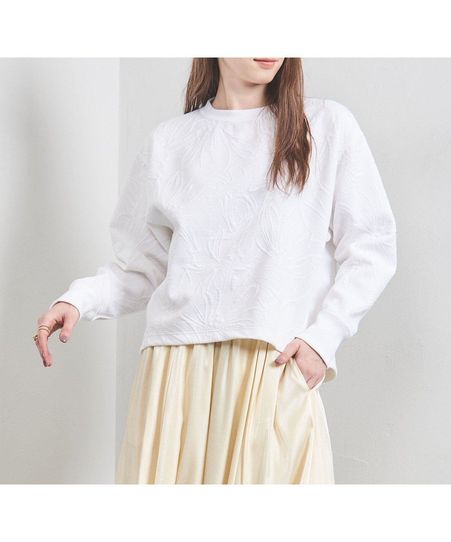 【ユナイテッドアローズ/UNITED ARROWS】のBOTANY ジャガード スウェット プルオーバー インテリア・キッズ・メンズ・レディースファッション・服の通販 founy(ファニー) 　ファッション　Fashion　レディースファッション　Fashion for Women　トップス・カットソー　Cut & Sew Tops　レディースパーカー・カジュアルフーディー　Casual Hoodies & Sweatshirts　カジュアルプルオーバー・ニットトップス　Pullovers & Knit Tops / Casual Pullovers　スウェット・クルーネックトップス　Sweatshirts & Crewnecks / Relaxed Fit Sweat Tops　ジャカード／ジャガード　Jacquard, Woven Pattern　スウェット / スエット　Sweatshirt, Sweatwear　フラワー　Flower, Floral　フレア　Flare, Flared　フロント　Front, Front Design　ボタニカル　Botanical, Floral Pattern　エレガント 上品　Elegant　人気　Popular, Best Seller　WHITE|ID: prp329100004575281 ipo3291000000033377683