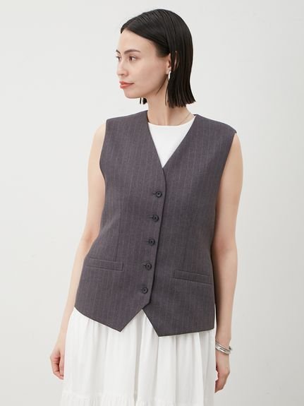 【ミラオーウェン/Mila Owen】のバックサテンオーバーサイズベスト 人気、トレンドファッション・服の通販 founy(ファニー) 　ファッション　Fashion　レディースファッション　Fashion for Women　アウター　Coat / Outerwear Collection　トップス・カットソー　Cut & Sew Tops　ベスト&ジレ / 重ね着スタイル　Vests & Gilets　バッグ　Bags　おすすめ　Recommended / Our Picks　とろみ　Fluid, Flowy Fabric　サテン　Satin, Glossy Fabric　ジャケット　Jacket, Outerwear　スタイリッシュ　Stylish, Fashionable　トレンド　Trend, Trending Now　ハーフ　Half, Half-Length　ベスト　Vest, Waistcoat　 other-1|ID: prp329100004575405 ipo3291000000032721591