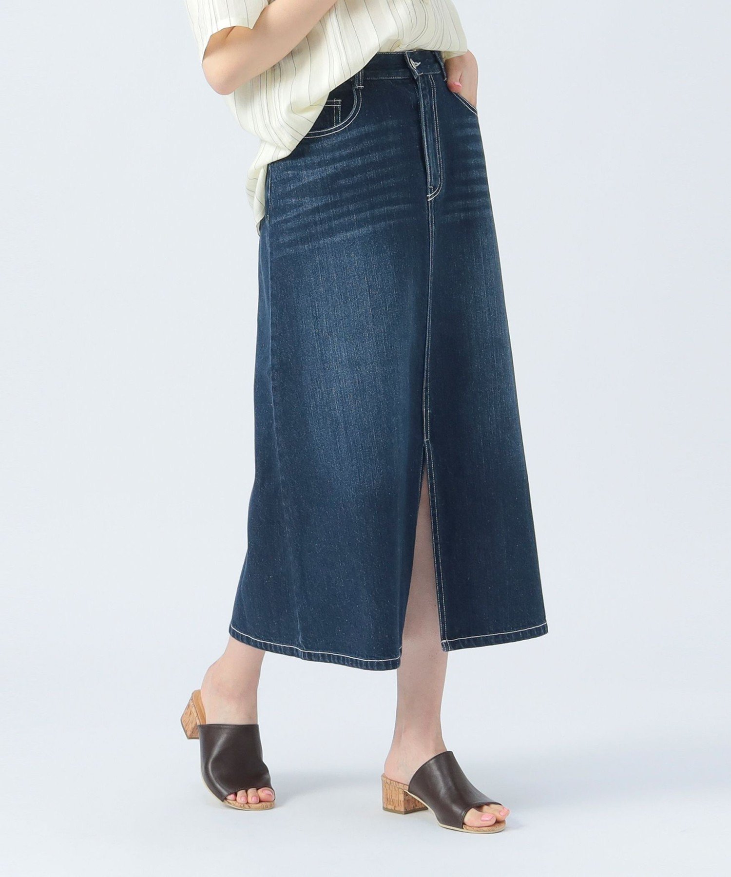 【ビームス ハート/BEAMS HEART】のスリット デニム ナロースカート インテリア・キッズ・メンズ・レディースファッション・服の通販 founy(ファニー) 　ファッション　Fashion　レディースファッション　WOMEN　スカート　Skirt　おすすめ　Recommend　サンダル　Sandals　スニーカー　Sneakers　スリット　Slit　センター　Center　デニム　Denim　トレンド　Trend　夏　Summer　春　Spring　S/S・春夏　Ss・Spring/Summer　INDIGO|ID: prp329100004575487 ipo3291000000032395683