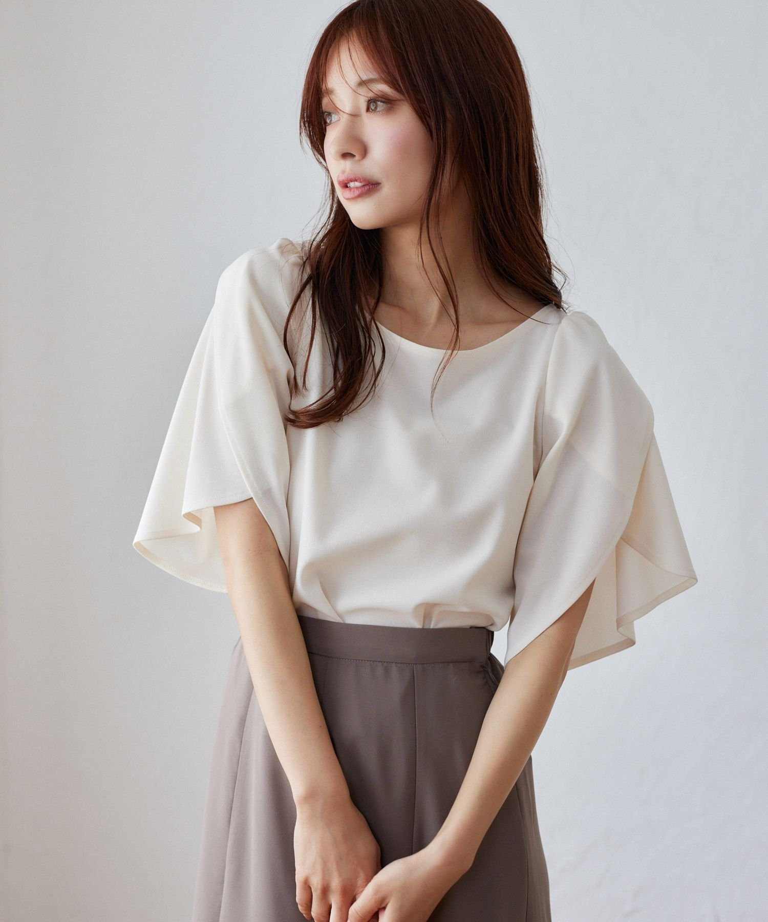 【ミスティ ウーマン/mysty woman】のチューリップスリーブプルオーバー インテリア・キッズ・メンズ・レディースファッション・服の通販 founy(ファニー) 　ファッション　Fashion　レディースファッション　Fashion for Women　トップス・カットソー　Cut & Sew Tops　カジュアルプルオーバー・ニットトップス　Pullovers & Knit Tops / Casual Pullovers　カットソー　Cut and Sewn Top　シンプル　Simple, Minimal　スリット　Slit, Slit Detail　ダウン　Down, Puffer　チューリップ　Tube, Tube Top　デニム　Denim, Jeans Material　パターン　Pattern, Design Print　フェミニン　Feminine, Girly　ボトム　Bottoms, Lower Wear　無地　Plain, Solid Color　アイボリー08|ID: prp329100004575625 ipo3291000000032714098