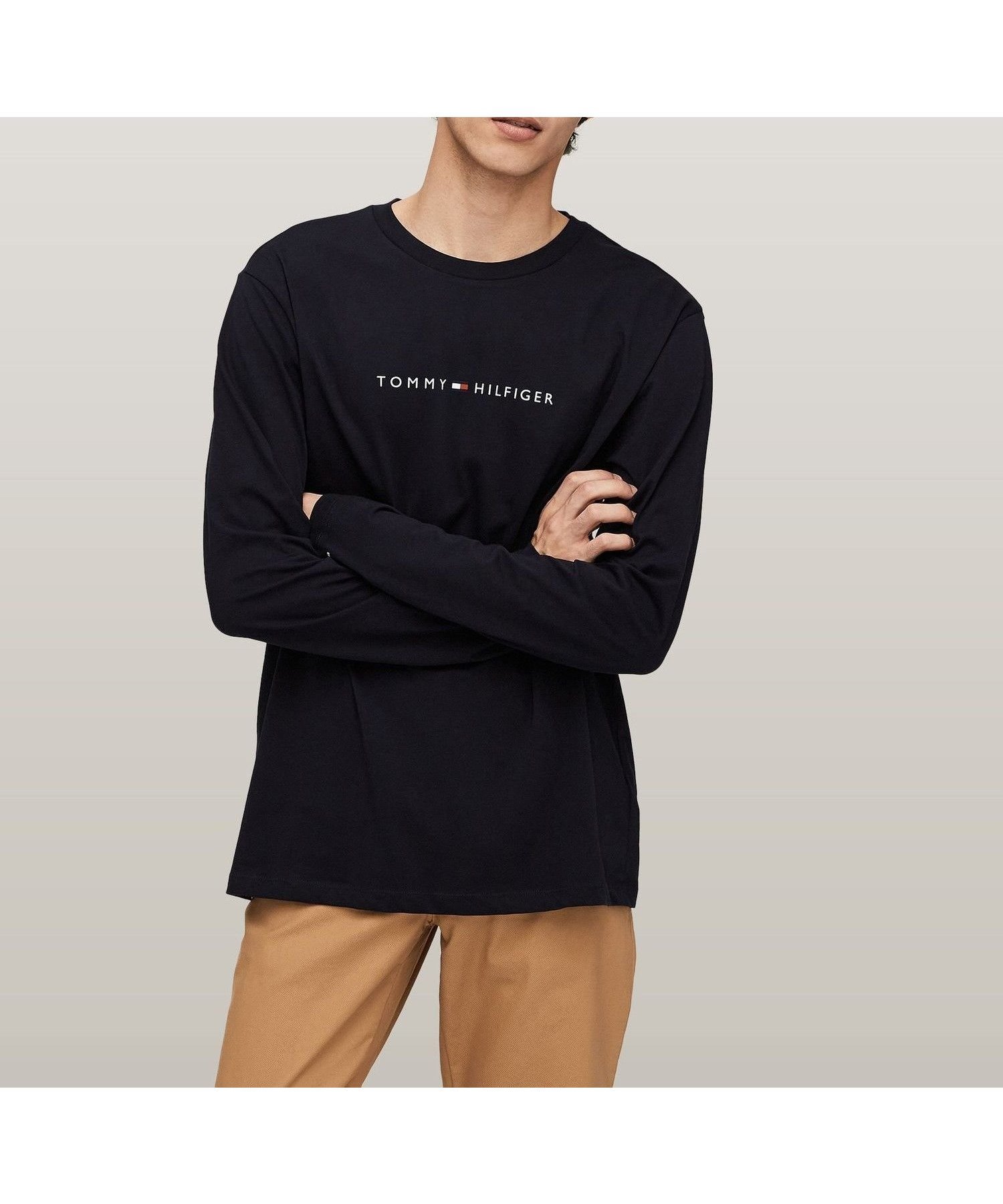 【トミーヒルフィガー/TOMMY HILFIGER】の【オンライン限定】ロゴロングスリーブTシャツ ロンT インテリア・キッズ・メンズ・レディースファッション・服の通販 founy(ファニー) 　ファッション　Fashion　レディースファッション　Fashion for Women　トップス・カットソー　Cut & Sew Tops　シャツ・ブラウス・オフィスカジュアル　Elegant Blouses & Button-Ups　ロングTシャツ・Tシャツ　Longline T-Shirts & Tees　アメリカン　American Style　インナー　Innerwear　クラシック　Classic, Timeless Style　ゴルフ　Golf　シンプル　Simple, Minimal　スリーブ　Sleeve, Long Sleeve / Short Sleeve　デニム　Denim, Jeans Material　フィット　Fit, Slim Fit　フロント　Front, Front Design　モダン　Modern, Contemporary　レギュラー　Regular, Standard Fit　ロング　Long, Long-Length　人気　Popular, Best Seller　定番　Standard, Basic Item　ネイビーDW5|ID: prp329100004575670 ipo3291000000033647155