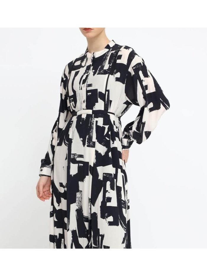 【ラシュッド/LASUD】の幾何柄ペイントロングワンピース インテリア・キッズ・メンズ・レディースファッション・服の通販 founy(ファニー) https://founy.com/ ファッション Fashion レディースファッション Fashion for Women ワンピース Dresses キュプラ Cupro, Eco Fabric 今季 This Season, Current Season ドレープ Drape, Draping Fabric パイピング Piping, Trim Design プリント Print, Printed Pattern エレガント 上品 Elegant |ID: prp329100004575833 ipo3291000000032708998