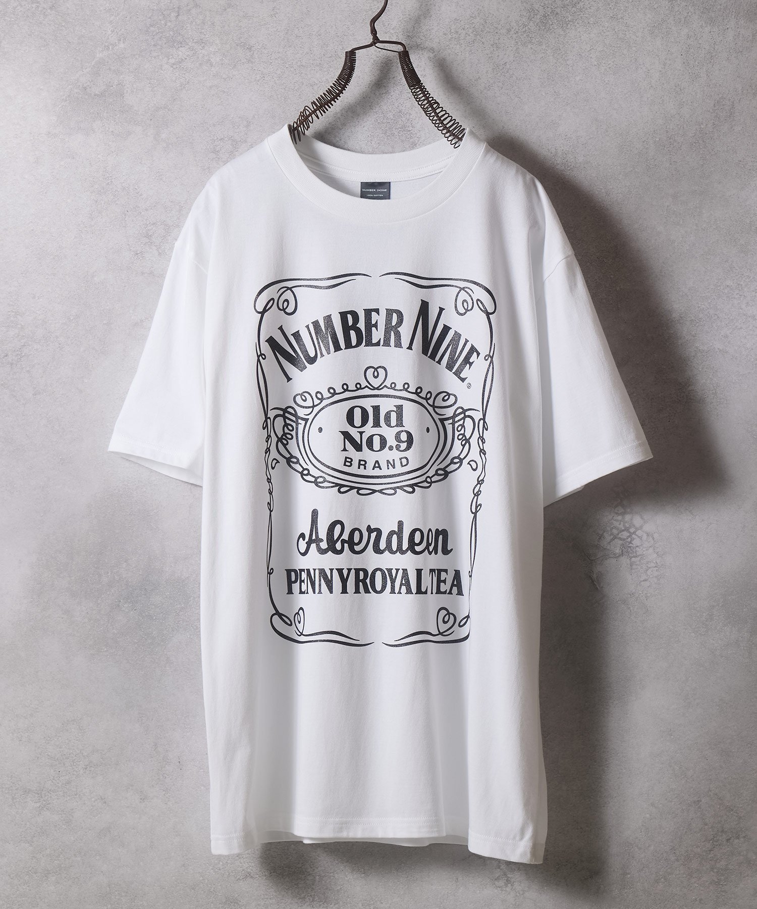 【ナンバー/Number】のNUMBER NINE GLITTER PRINTED T-SHIRT インテリア・キッズ・メンズ・レディースファッション・服の通販 founy(ファニー) 　ファッション　Fashion　レディースファッション　Fashion for Women　トップス・カットソー　Cut & Sew Tops　シャツ・ブラウス・オフィスカジュアル　Elegant Blouses & Button-Ups　ロングTシャツ・Tシャツ　Longline T-Shirts & Tees　インナー　Innerwear　グラフィック　Graphic, Graphic Design　サンダル　Sandals, Summer Shoes　ショート　Short, Short Length　シルバー　Silver, Metallic Silver　ジャケット　Jacket, Outerwear　スタイリッシュ　Stylish, Fashionable　スポーツ　Sports, Activewear　スラックス　Slacks, Dress Pants　セットアップ　Set-Up, Coordinated Outfit　デニム　Denim, Jeans Material　定番　Standard, Basic Item　バランス　Balance, Style Balance　パターン　Pattern, Design Print　プリント　Print, Printed Pattern　ベスト　Vest, Waistcoat　ベーシック　Basic, Essential　メタル　Metal, Metal Parts　モチーフ　Motif, Design Theme　ワイド　Wide, Wide Fit　夏　Summer　WHITE×BLACK|ID: prp329100004575911 ipo3291000000033547517