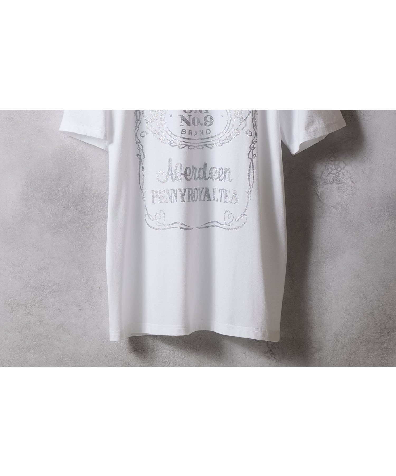 【ナンバー/Number】のNUMBER NINE GLITTER PRINTED T-SHIRT インテリア・キッズ・メンズ・レディースファッション・服の通販 founy(ファニー) 　ファッション　Fashion　レディースファッション　Fashion for Women　トップス・カットソー　Cut & Sew Tops　シャツ・ブラウス・オフィスカジュアル　Elegant Blouses & Button-Ups　ロングTシャツ・Tシャツ　Longline T-Shirts & Tees　インナー　Innerwear　グラフィック　Graphic, Graphic Design　サンダル　Sandals, Summer Shoes　ショート　Short, Short Length　シルバー　Silver, Metallic Silver　ジャケット　Jacket, Outerwear　スタイリッシュ　Stylish, Fashionable　スポーツ　Sports, Activewear　スラックス　Slacks, Dress Pants　セットアップ　Set-Up, Coordinated Outfit　デニム　Denim, Jeans Material　定番　Standard, Basic Item　バランス　Balance, Style Balance　パターン　Pattern, Design Print　プリント　Print, Printed Pattern　ベスト　Vest, Waistcoat　ベーシック　Basic, Essential　メタル　Metal, Metal Parts　モチーフ　Motif, Design Theme　ワイド　Wide, Wide Fit　夏　Summer　WHITE×SILVER|ID: prp329100004575911 ipo3291000000033547519