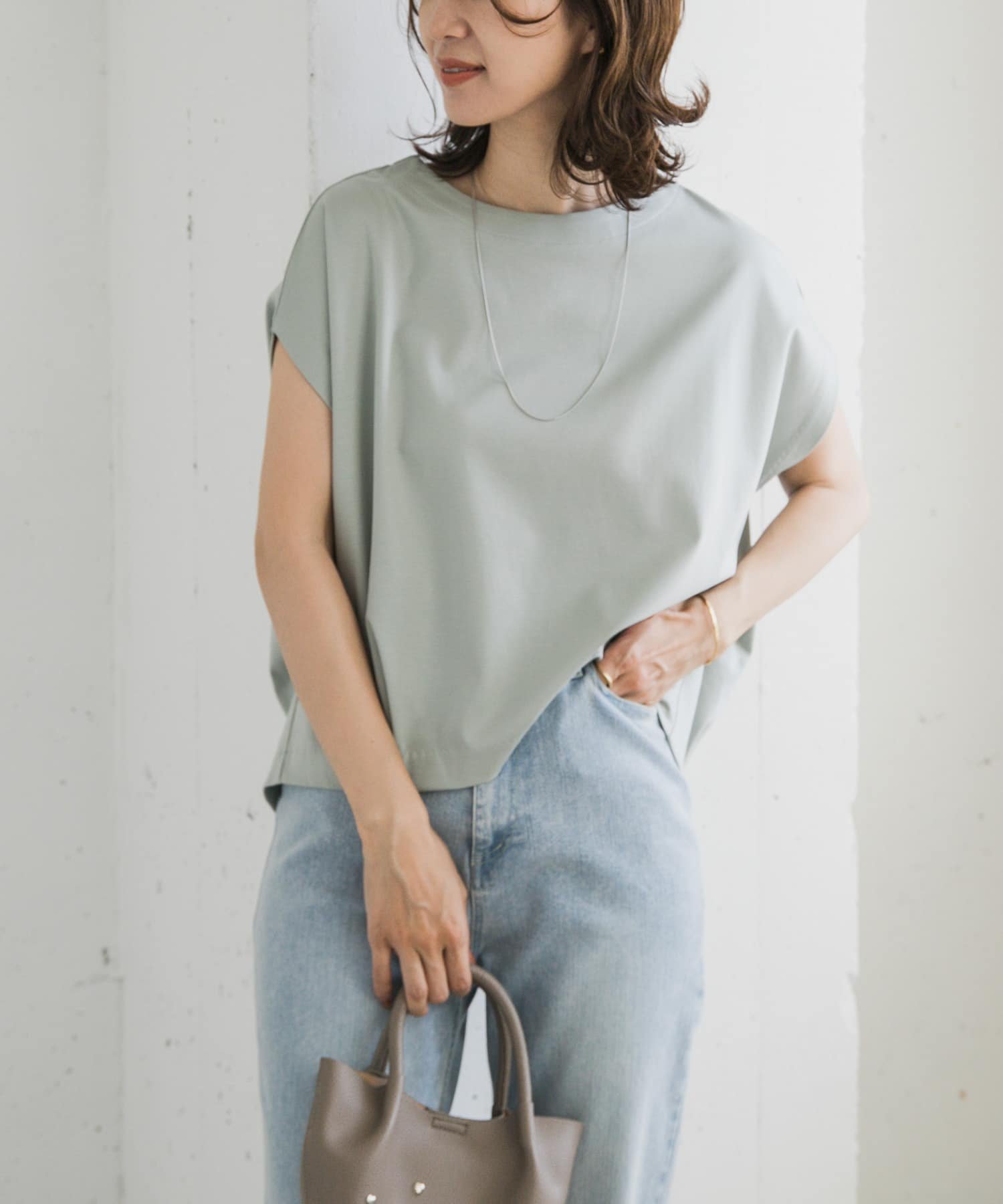 【アーバンリサーチ ドアーズ/URBAN RESEARCH DOORS】のコットンバックタックフレンチプルオーバー インテリア・キッズ・メンズ・レディースファッション・服の通販 founy(ファニー) 　ファッション　Fashion　レディースファッション　Fashion for Women　トップス・カットソー　Cut & Sew Tops　カジュアルプルオーバー・ニットトップス　Pullovers & Knit Tops / Casual Pullovers　バッグ　Bags　2025年　2025　2025春夏・S/S　Spring/Summer 2025 SS25　カットソー　Cut and Sewn Top　ギャザー　Gathered, Ruffled　スリーブ　Sleeve, Long Sleeve / Short Sleeve　ダウン　Down, Puffer　バランス　Balance, Style Balance　フレンチ　French, French Style　フロント　Front, Front Design　ワイド　Wide, Wide Fit　人気　Popular, Best Seller　夏　Summer　S/S・春夏　SS, Spring/Summer, Warm Season　MINT|ID: prp329100004575959 ipo3291000000033534537