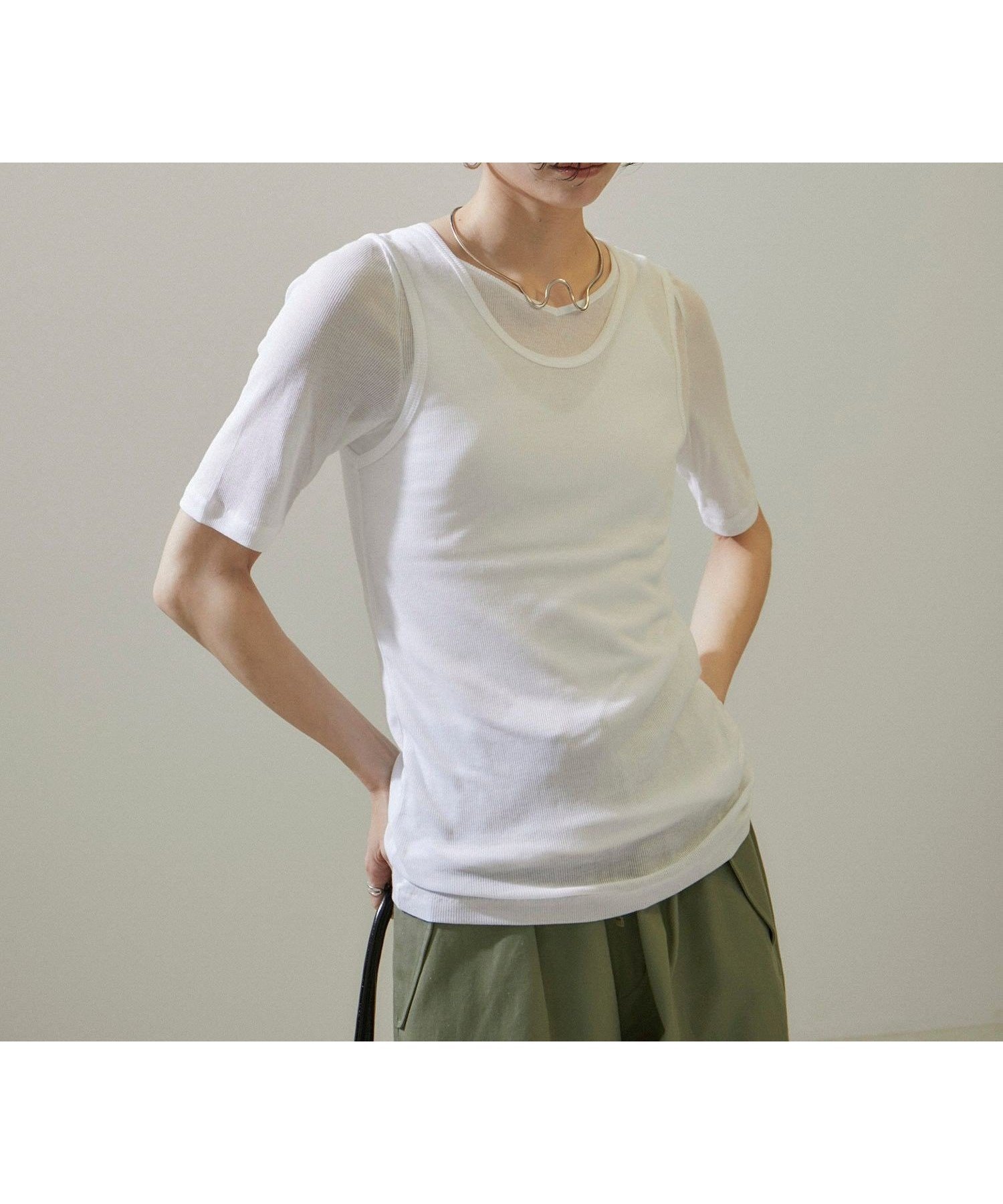 【サロン アダム エ ロペ/SALON adam et rope'】のnu=layerジェントルVネックシアーTシャツ インテリア・キッズ・メンズ・レディースファッション・服の通販 founy(ファニー) 　ファッション　Fashion　レディースファッション　Fashion for Women　トップス・カットソー　Cut & Sew Tops　シャツ・ブラウス・オフィスカジュアル　Elegant Blouses & Button-Ups　ロングTシャツ・Tシャツ　Longline T-Shirts & Tees　Vネックトップス　V-Neck Tops / V-Cut Neckline Shirts　おすすめ　Recommended / Our Picks　インナー　Innerwear　エアリー　Airy Texture　キャミ　Camisole, Cami Top　タンク　Tank Top, Sleeveless Top　デコルテ　Décolleté, Neckline　バランス　Balance, Style Balance　フィット　Fit, Slim Fit　定番　Standard, Basic Item　ホワイト(10)|ID: prp329100004576076 ipo3291000000033493334