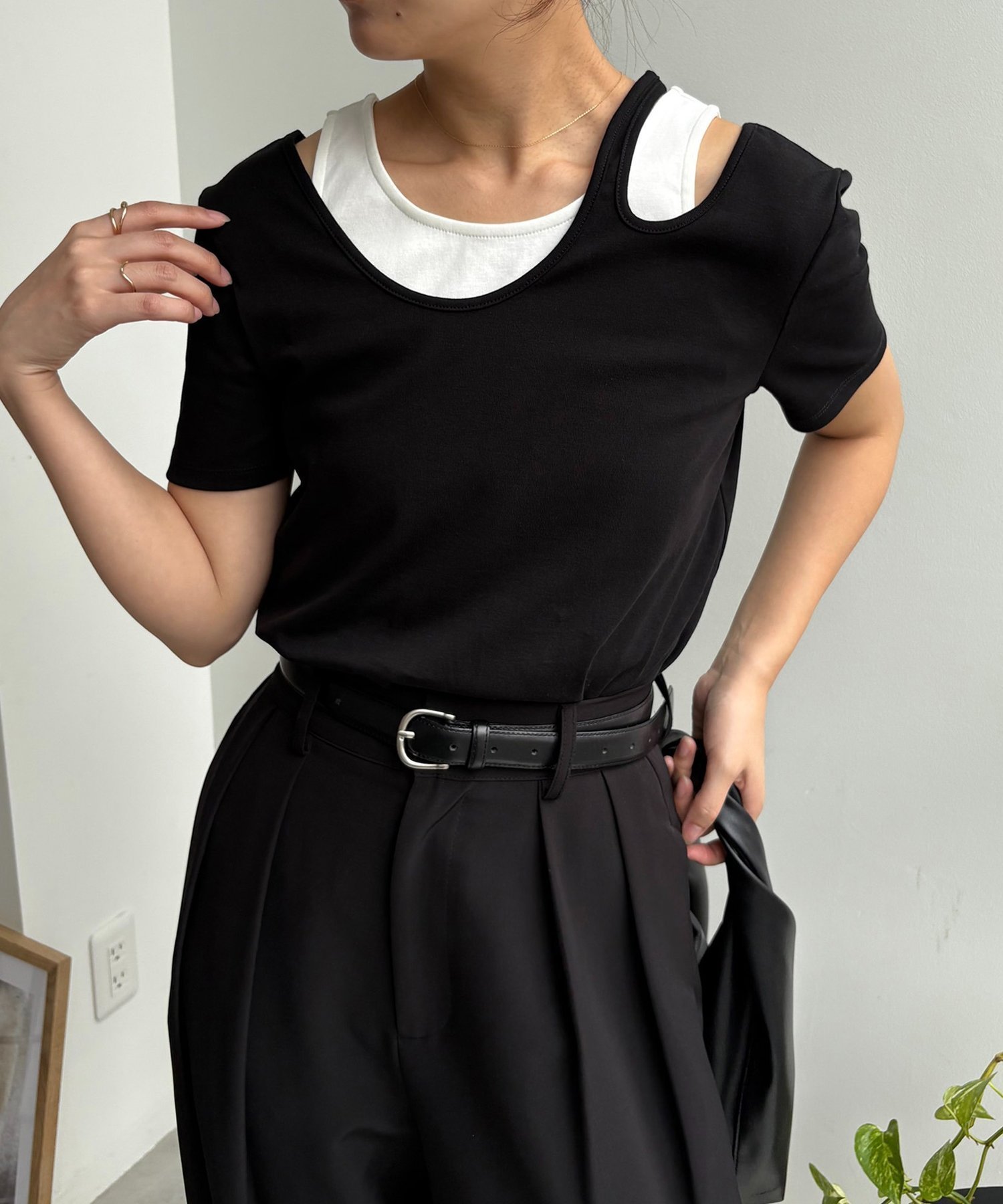 【カプリシューレマージュ/CAPRICIEUX LEMAGE】の【1枚で着映え】レイヤードアシメネックTシャツ インテリア・キッズ・メンズ・レディースファッション・服の通販 founy(ファニー) 　ファッション　Fashion　レディースファッション　Fashion for Women　トップス・カットソー　Cut & Sew Tops　シャツ・ブラウス・オフィスカジュアル　Elegant Blouses & Button-Ups　ロングTシャツ・Tシャツ　Longline T-Shirts & Tees　おすすめ　Recommended / Our Picks　アシンメトリー　Asymmetrical Style　インナー　Innerwear　コンパクト　Compact, Small Size　セットアップ　Set-Up, Coordinated Outfit　センター　Center, Center Line　デニム　Denim, Jeans Material　フィット　Fit, Slim Fit　マキシ　Maxi, Full Length　切替　Switching, Contrast Panel　ブラック|ID: prp329100004576086 ipo3291000000033446348