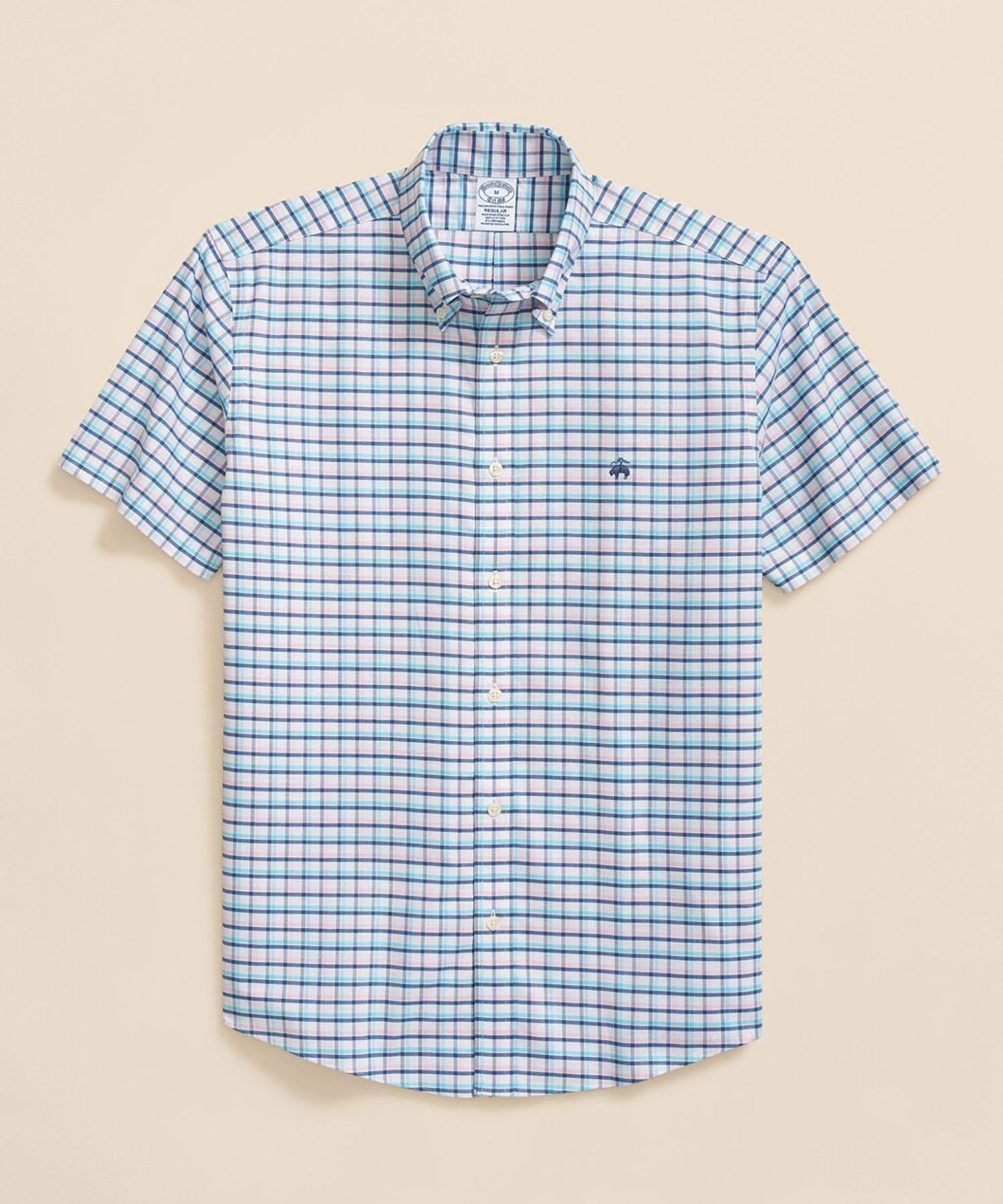 【ブルックス ブラザーズ/Brooks Brothers / MEN】のノンアイロン ストレッチオックスフォード GFロゴ ショートスリーブ カジュアルシャツ Regular Fit インテリア・キッズ・メンズ・レディースファッション・服の通販 founy(ファニー) 　ファッション　Fashion　メンズファッション　Men's Style Online　ショート　Short　ストレッチ　Stretch　スリーブ　Sleeve　ダウン　Down　半袖　Short Sleeve　ピンク|ID: prp329100004576294 ipo3291000000032657662
