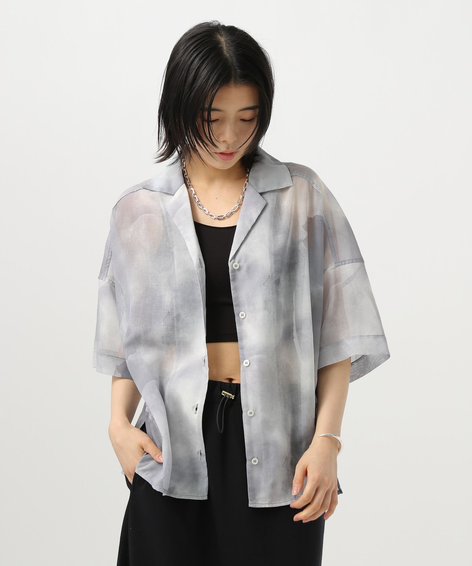 【ベイフロー/BAYFLOW】のニュアンスパターン半袖シャツ インテリア・キッズ・メンズ・レディースファッション・服の通販 founy(ファニー) 　ファッション　Fashion　レディースファッション　Ladies' Fashion Online　トップス・カットソー　Tops/Tshirt　シャツ/ブラウス　Shirts/Blouses　おすすめ　Recommend　イエロー　Yellow　コンパクト　Compact　シアー　Sheer　シンプル　Simple　スリット　Slit　バランス　Balance　パターン　Pattern　フロント　Front　プリント　Print　半袖　Short Sleeve　無地　Plain Color　羽織　Haori　グレー15|ID: prp329100004576434 ipo3291000000032702100