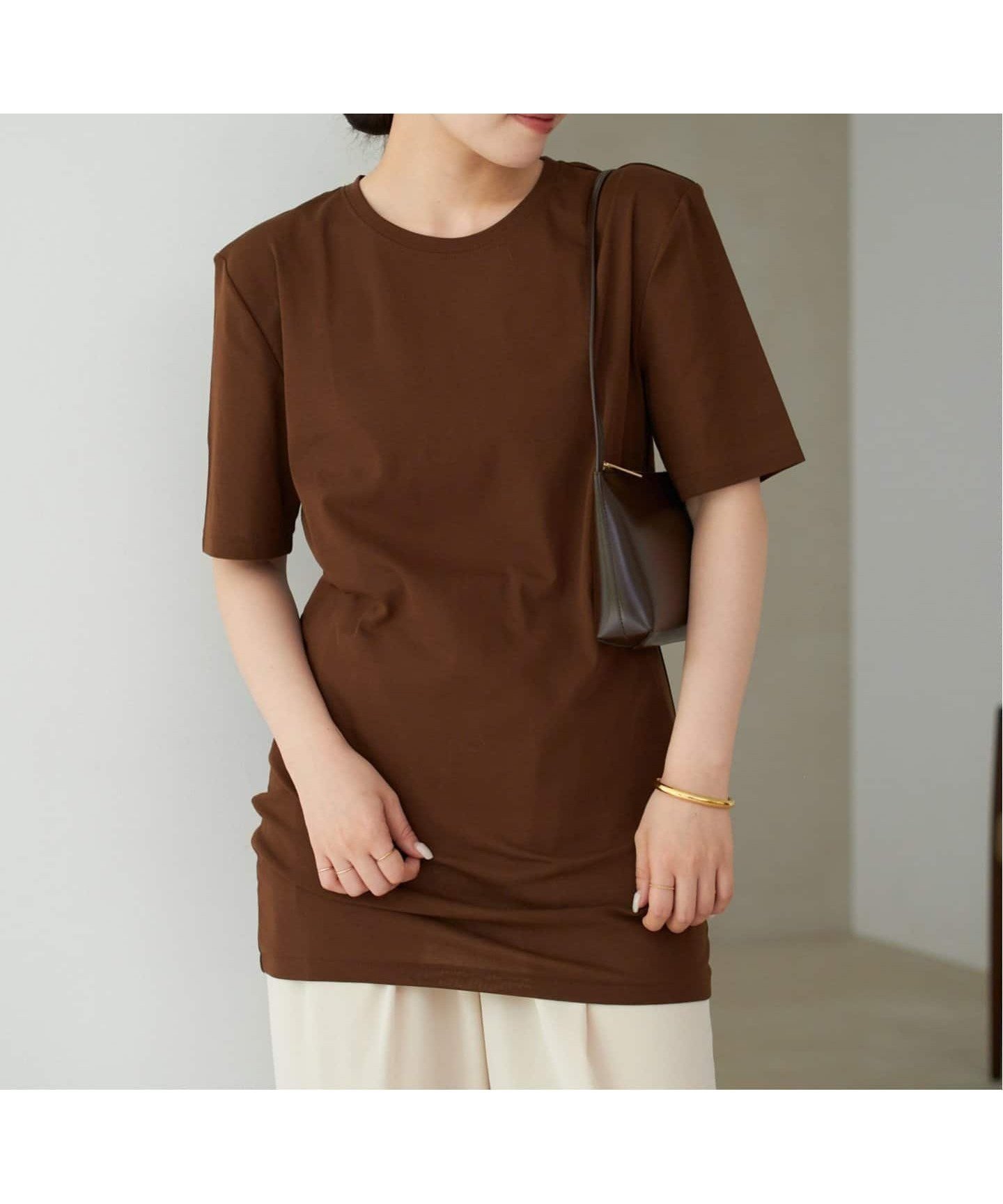 【プラージュ/Plage】のSQUARE SHOULDER H/S Tシャツ インテリア・キッズ・メンズ・レディースファッション・服の通販 founy(ファニー) 　ファッション　Fashion　レディースファッション　Fashion for Women　トップス・カットソー　Cut & Sew Tops　シャツ・ブラウス・オフィスカジュアル　Elegant Blouses & Button-Ups　ロングTシャツ・Tシャツ　Longline T-Shirts & Tees　おすすめ　Recommended / Our Picks　シンプル　Simple, Minimal　スリーブ　Sleeve, Long Sleeve / Short Sleeve　チュニック　Tunic, Long Top　ハーフ　Half, Half-Length　バランス　Balance, Style Balance　ブラウン|ID: prp329100004577011 ipo3291000000032762265