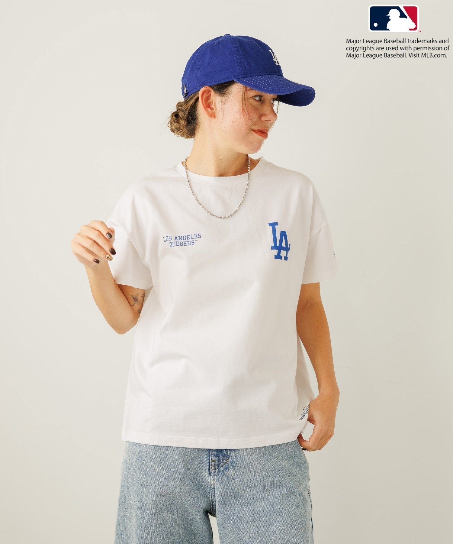 【ベイフロー/BAYFLOW】の【MLB TOKYO SERIES】MLB World Tour Tシャツ(WOMEN) インテリア・キッズ・メンズ・レディースファッション・服の通販 founy(ファニー) 　ファッション　Fashion　レディースファッション　Fashion for Women　トップス・カットソー　Cut & Sew Tops　シャツ・ブラウス・オフィスカジュアル　Elegant Blouses & Button-Ups　ロングTシャツ・Tシャツ　Longline T-Shirts & Tees　グラフィック　Graphic, Graphic Design　コレクション　Collection, Seasonal Line　コンパクト　Compact, Small Size　ショート　Short, Short Length　スポーツ　Sports, Activewear　トレンド　Trend, Trending Now　プリント　Print, Printed Pattern　別注　Limited Edition, Custom Order　オフホワイト11|ID: prp329100004577098 ipo3291000000033238783