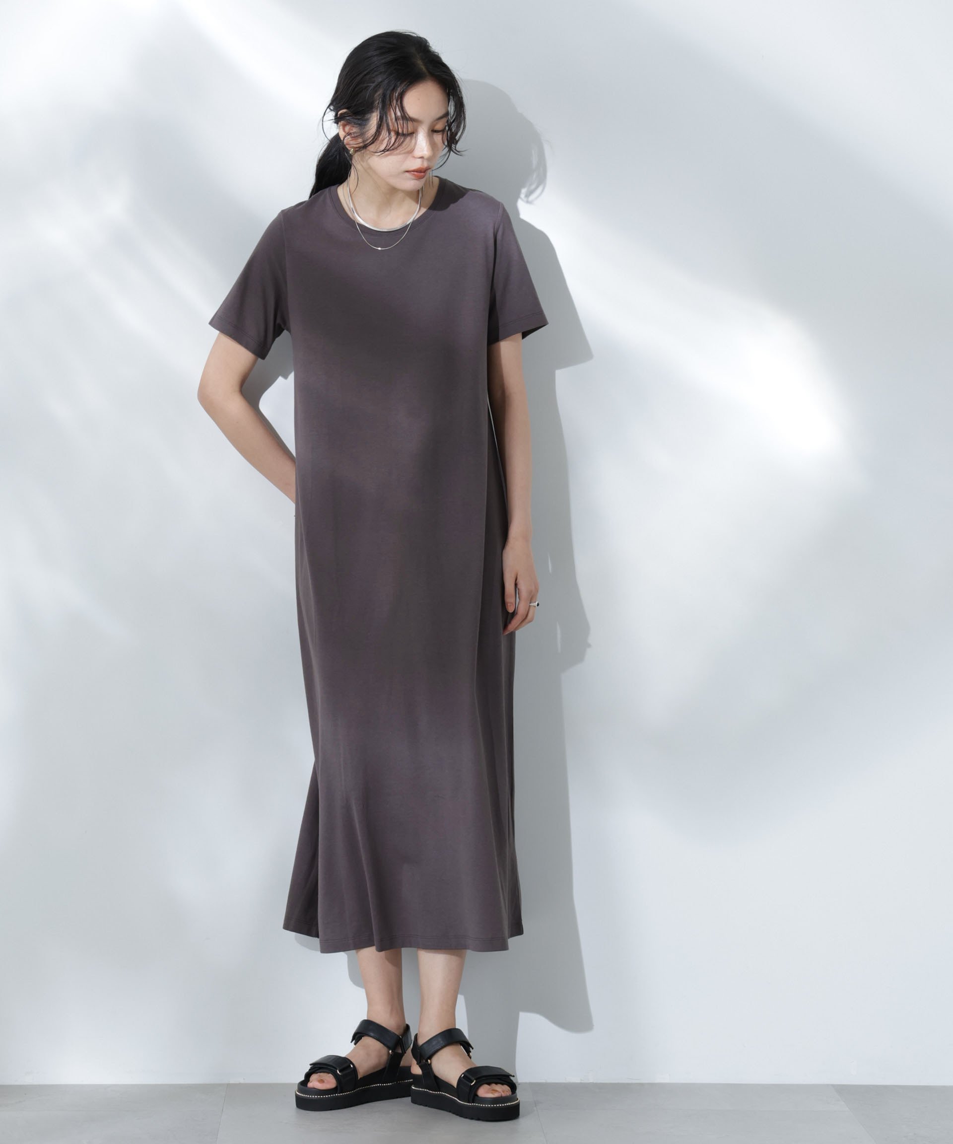 【ナノ ユニバース/nano universe】のAnti Soaked 汗染み防止フレアワンピース インテリア・キッズ・メンズ・レディースファッション・服の通販 founy(ファニー) 　ファッション　Fashion　レディースファッション　WOMEN　ワンピース　Dress　コンパクト　Compact　吸水　Water Absorption　スリット　Slit　ネックレス　Necklace　フレア　Flare　マキシ　Maxi　モダン　Modern　夏　Summer　2025年　2025　2025春夏・S/S　Ss,Spring/Summer,2025　チャコール3|ID: prp329100004577139 ipo3291000000032418675