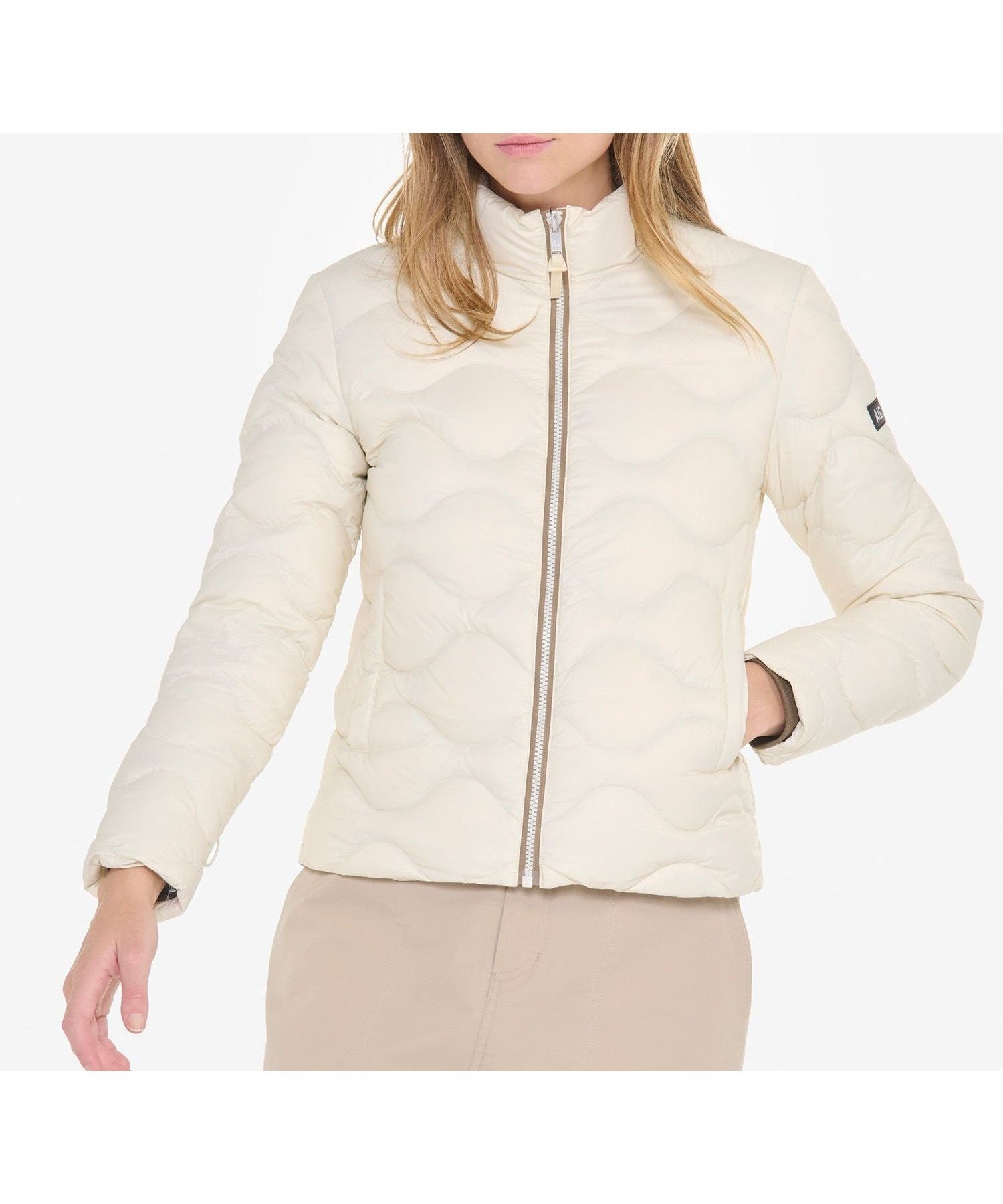 【エーグル/AIGLE】の撥水 オニオンキルティング プレミアムグースダウンジャケット T-KIT インテリア・キッズ・メンズ・レディースファッション・服の通販 founy(ファニー) 　ファッション　Fashion　レディースファッション　Ladies' Fashion Online　アウター　Coat Outerwear　ジャケット　Jackets　アウトドア　Outdoor　インナー　Inner　キルティング　Quilting　軽量　Lightweight　ジャケット　Jacket　スタイリッシュ　Stylish　ダウン　Down　ドローコード　Draw Cord　ハンド　Hand　フィット　Fit　ブルゾン　Blouson　ポケット　Pocket　羽織　Haori　レギュラー　Regular　おすすめ　Recommend　ビジネス 仕事 通勤　Business　オフホワイト|ID: prp329100004577310 ipo3291000000032628359