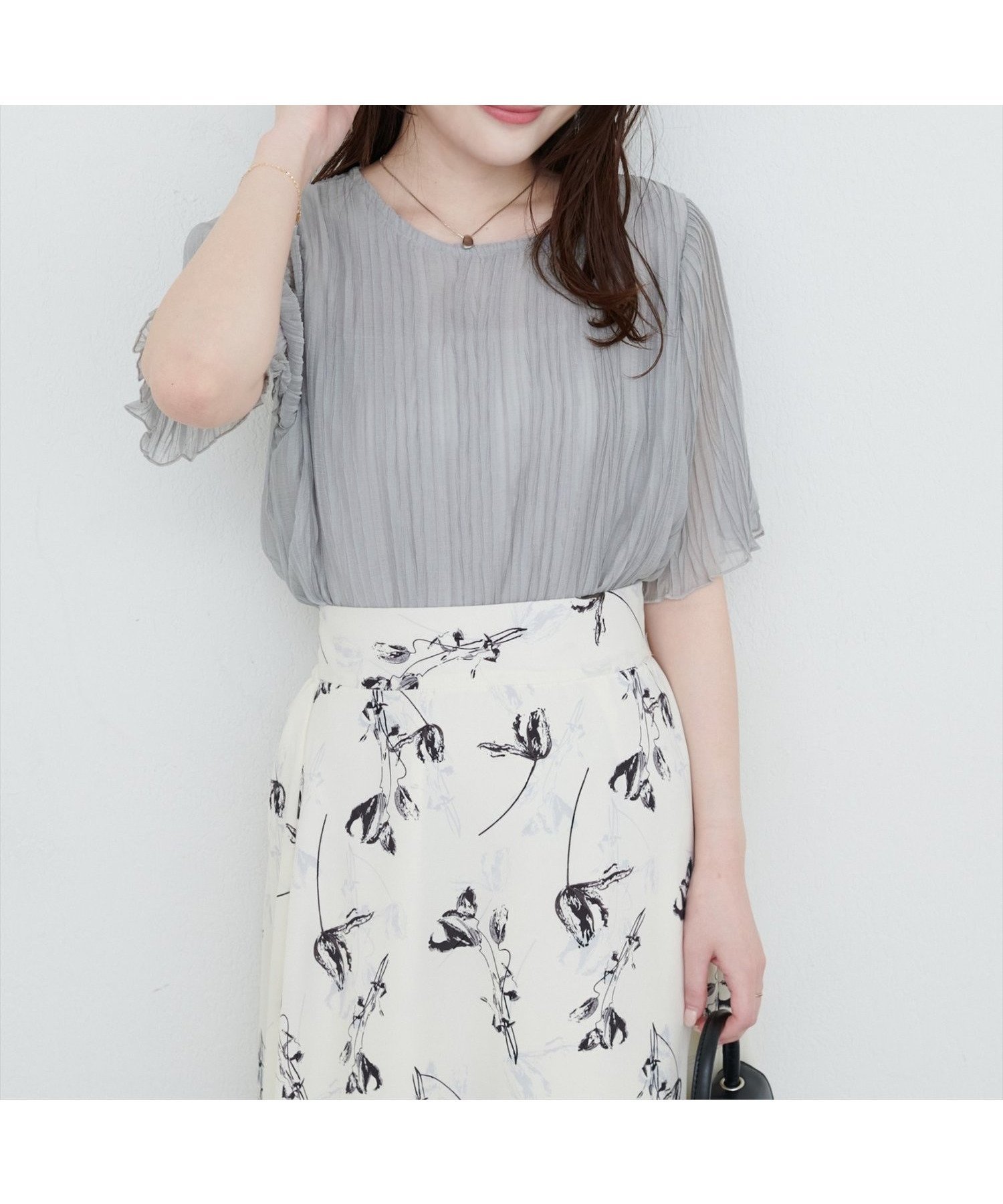 【ナチュラルクチュール/natural couture】の半袖プリーツシアーブラウス インテリア・キッズ・メンズ・レディースファッション・服の通販 founy(ファニー) 　ファッション　Fashion　レディースファッション　Fashion for Women　トップス・カットソー　Cut & Sew Tops　シャツ・ブラウス・オフィスカジュアル　Elegant Blouses & Button-Ups　2025年　2025　2025春夏・S/S　Spring/Summer 2025 SS25　インナー　Innerwear　キャミソール　Camisole, Spaghetti Strap Top　キャミワンピース　Cami Dress, Slip Dress　シアー　Sheer, See-Through　シンプル　Simple, Minimal　タンク　Tank Top, Sleeveless Top　プリーツ　Pleats, Pleated　ベスト　Vest, Waistcoat　エレガント 上品　Elegant　半袖　Short Sleeve, Half Sleeve　サックスブルー|ID: prp329100004577349 ipo3291000000033558094