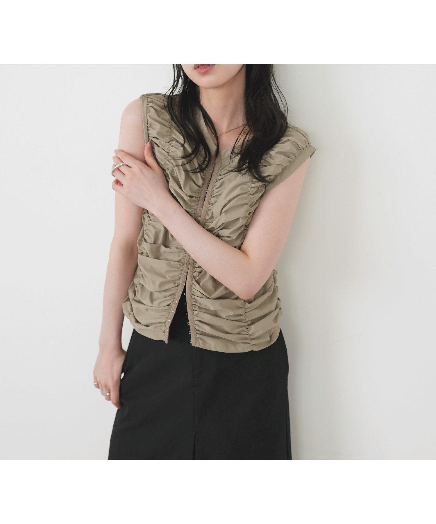 【リアン/Lian】のシャーリングホックプルオーバー 人気、トレンドファッション・服の通販 founy(ファニー) 　ファッション　Fashion　レディースファッション　Ladies' Fashion Online　トップス・カットソー　Tops/Tshirt　プルオーバー　Pullover　シャーリング　Shirring　ノースリーブ　No Sleeve　ベスト　Vest　 other-1|ID: prp329100004577375 ipo3291000000032611199