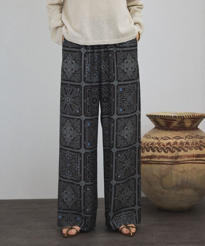【サロン アダム エ ロペ/SALON adam et rope'】のmahalプリントリラックスパンツ インテリア・キッズ・メンズ・レディースファッション・服の通販 founy(ファニー) https://founy.com/ ファッション Fashion レディースファッション Ladies' Fashion Online パンツ Pants おすすめ Recommend セットアップ Set Up ドレープ Drape プリント Print リゾート Resort リラックス Relax 無地 Plain Color |ID: prp329100004577408 ipo3291000000032610973