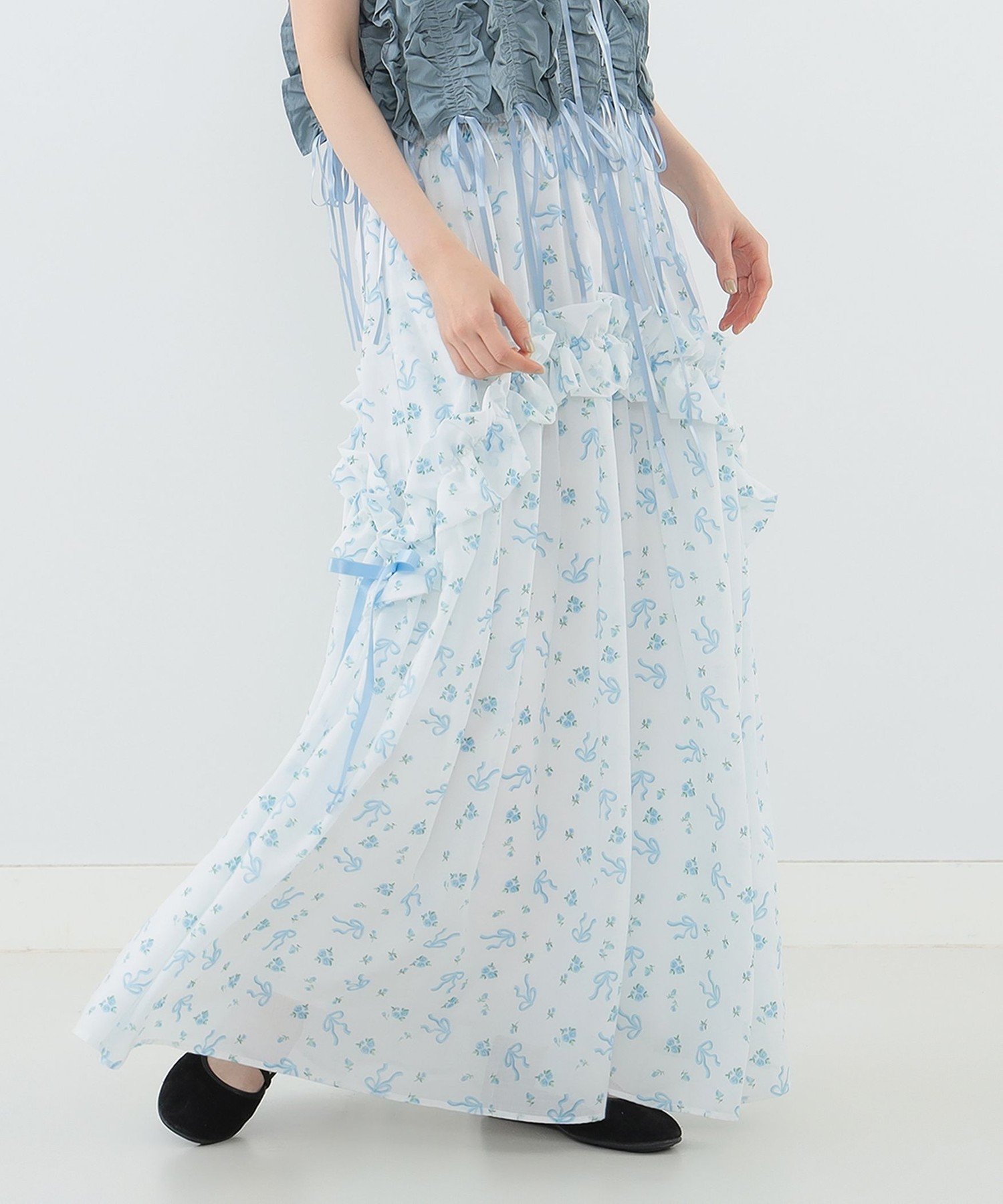 【その他のブランド/Other】の【6/25新規値下げ】フラワーリボン スカート 花柄 フラワー ロングスカート バレエコア インテリア・キッズ・メンズ・レディースファッション・服の通販 founy(ファニー) 　ファッション　Fashion　レディースファッション　Fashion for Women　スカート　Skirts　ロングスカート　Long Skirts / Maxi & Midi Skirts　おすすめ　Recommended / Our Picks　ギャザー　Gathered, Ruffled　スニーカー　Sneakers, Trainers　ダウン　Down, Puffer　ティアードスカート　Tiered Skirt, Flounced Skirt　バレエ　Ballet, Ballet Style　フェミニン　Feminine, Girly　フラワー　Flower, Floral　フリル　Frill, Ruffle　リボン　Ribbon, Bow　ロング　Long, Long-Length　SAX|ID: prp329100004578042 ipo3291000000032739011